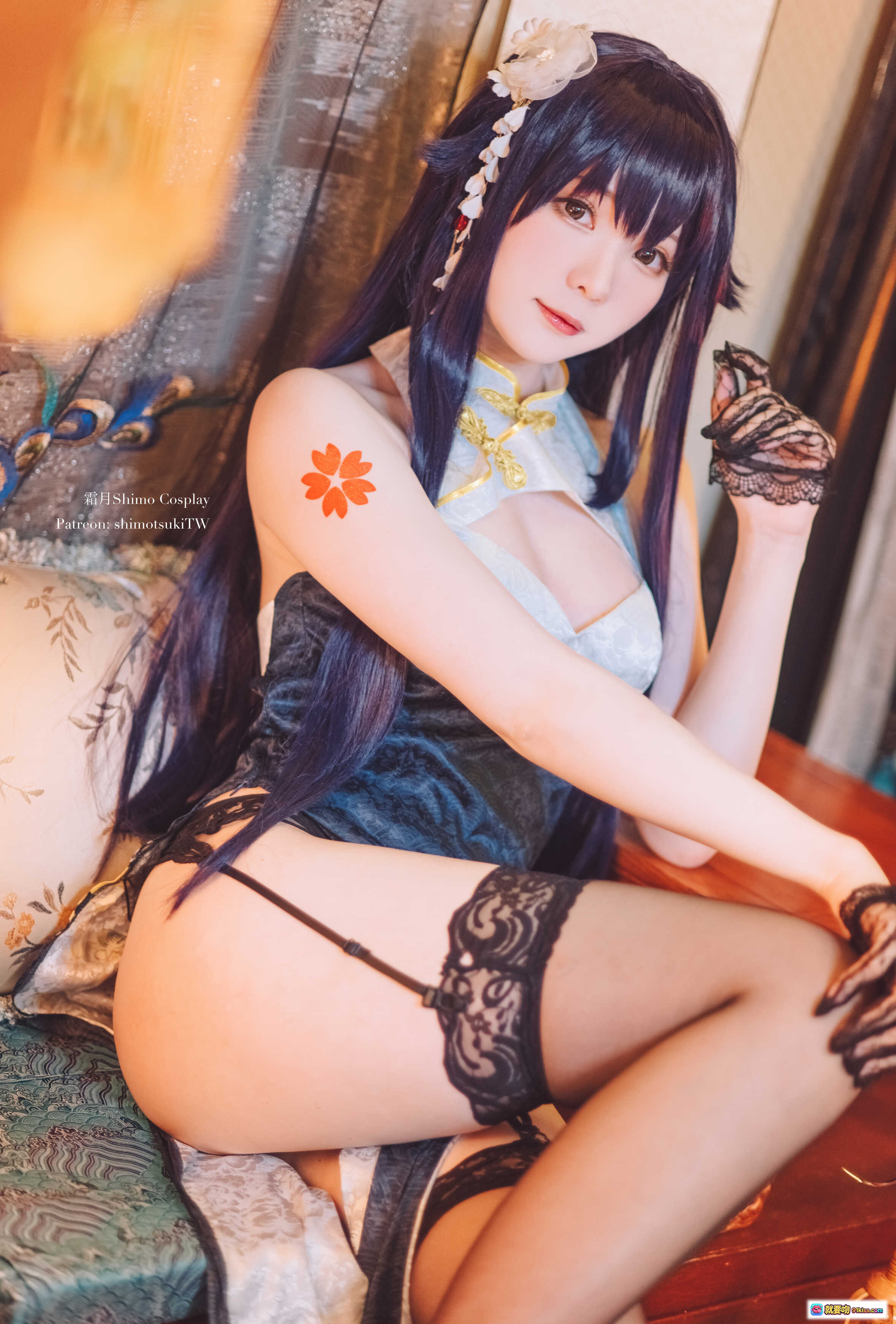图片[5] - 霜月Shimo Cosplay碧蓝航线吾妻旗袍写真 | 12P高清美图 | 旗袍诱惑 | 黑发长发 | 蕾丝手套 | 性感蕾丝内衣 | 古风卧室场景 - 就要吻