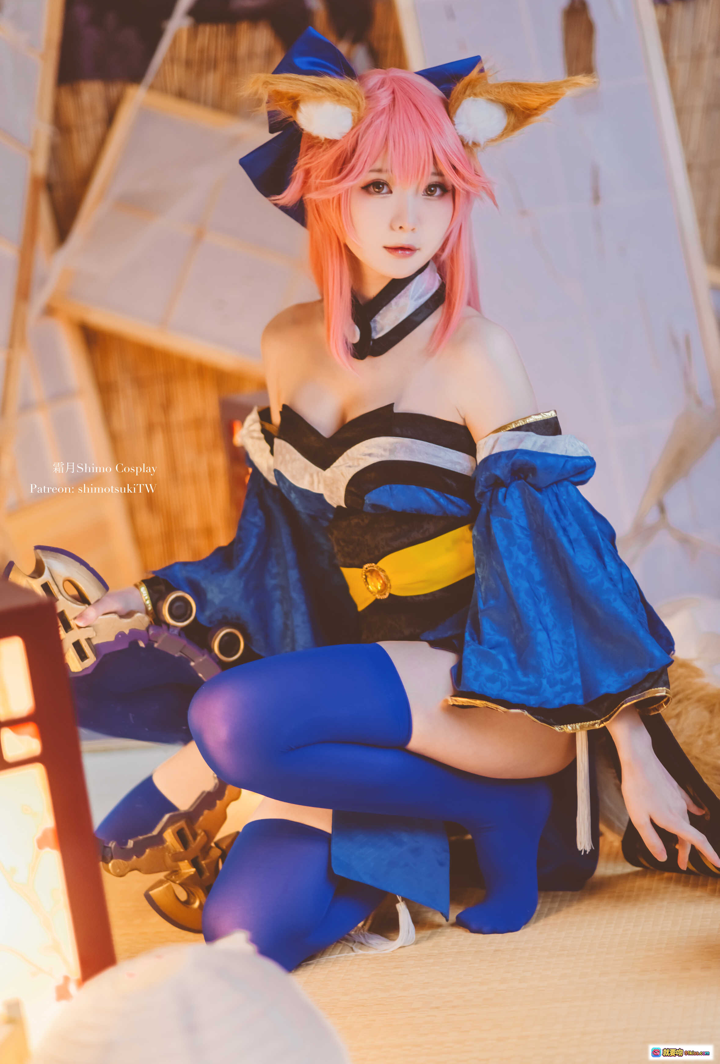 图片[4] - 霜月shimo玉藻前Cosplay写真 | 粉发狐耳蓝裙和风场景 | 日式神社装饰道具 | 高清15P摄影集 - 就要吻