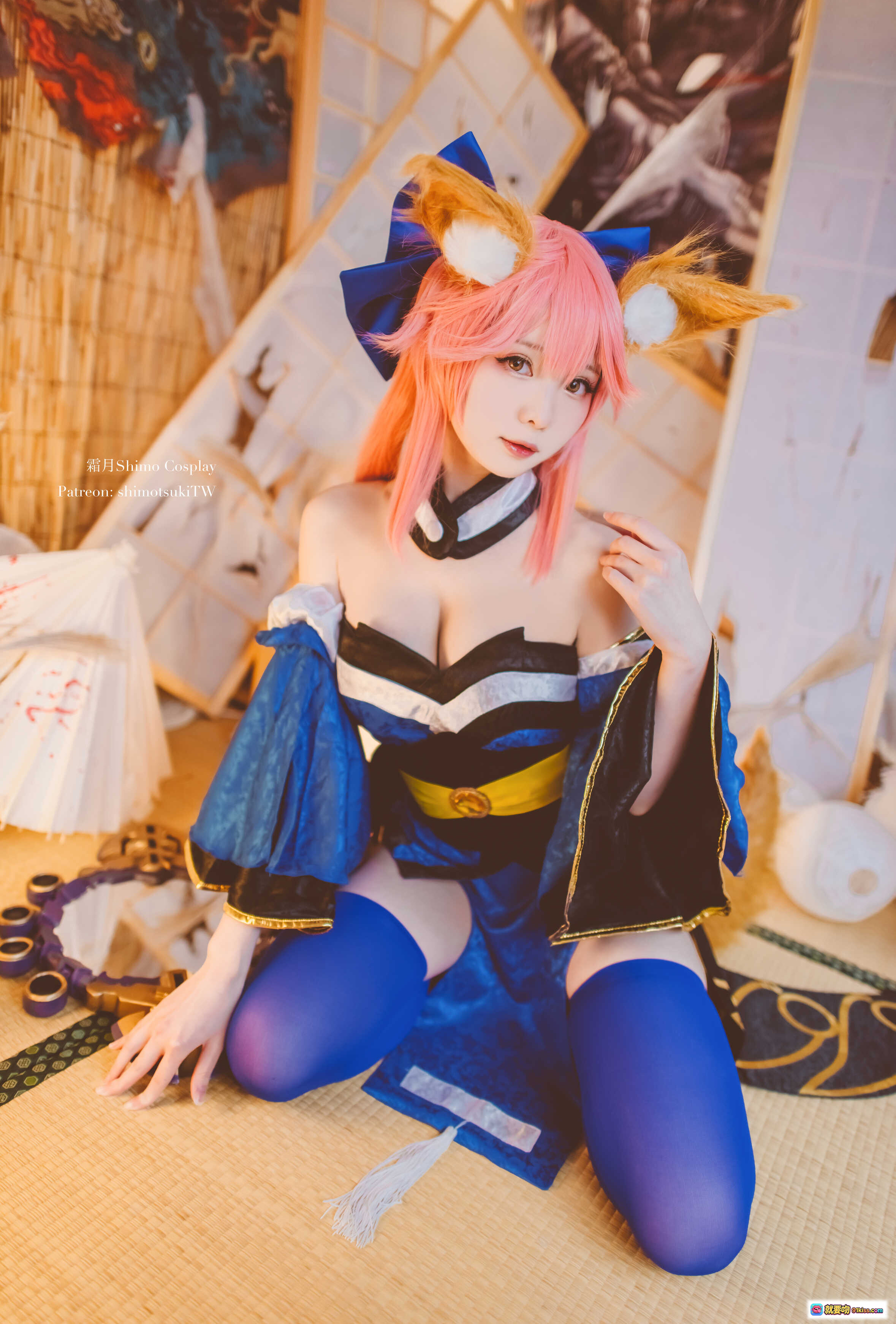 图片[6] - 霜月shimo玉藻前Cosplay写真 | 粉发狐耳蓝裙和风场景 | 日式神社装饰道具 | 高清15P摄影集 - 就要吻