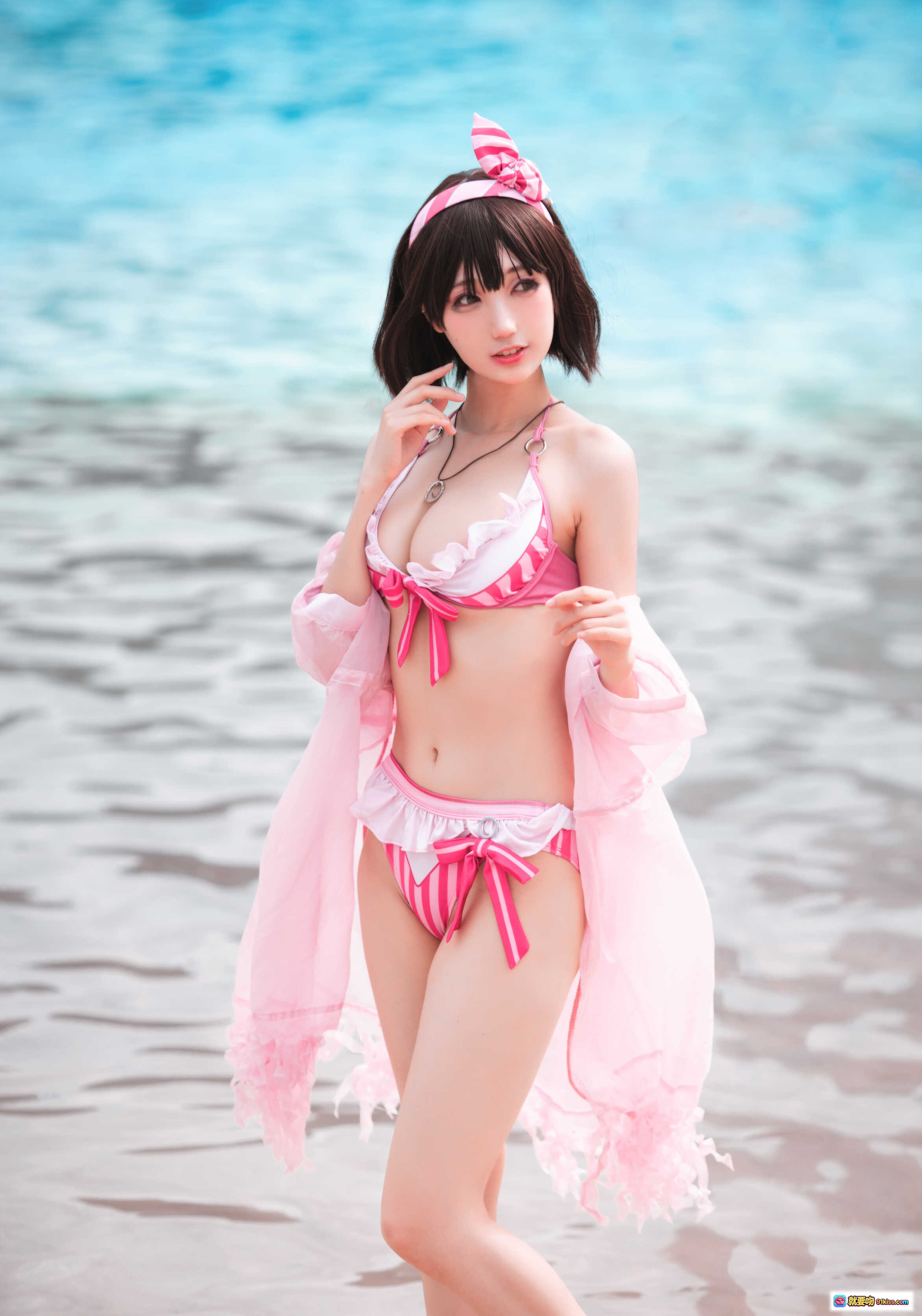 图片[4] - 周叽可爱兔兔NO.022圣人惠水着泳装写真 粉色条纹比基尼+透明浴袍 清新甜美泳池外拍 Cosplay美少女 - 就要吻