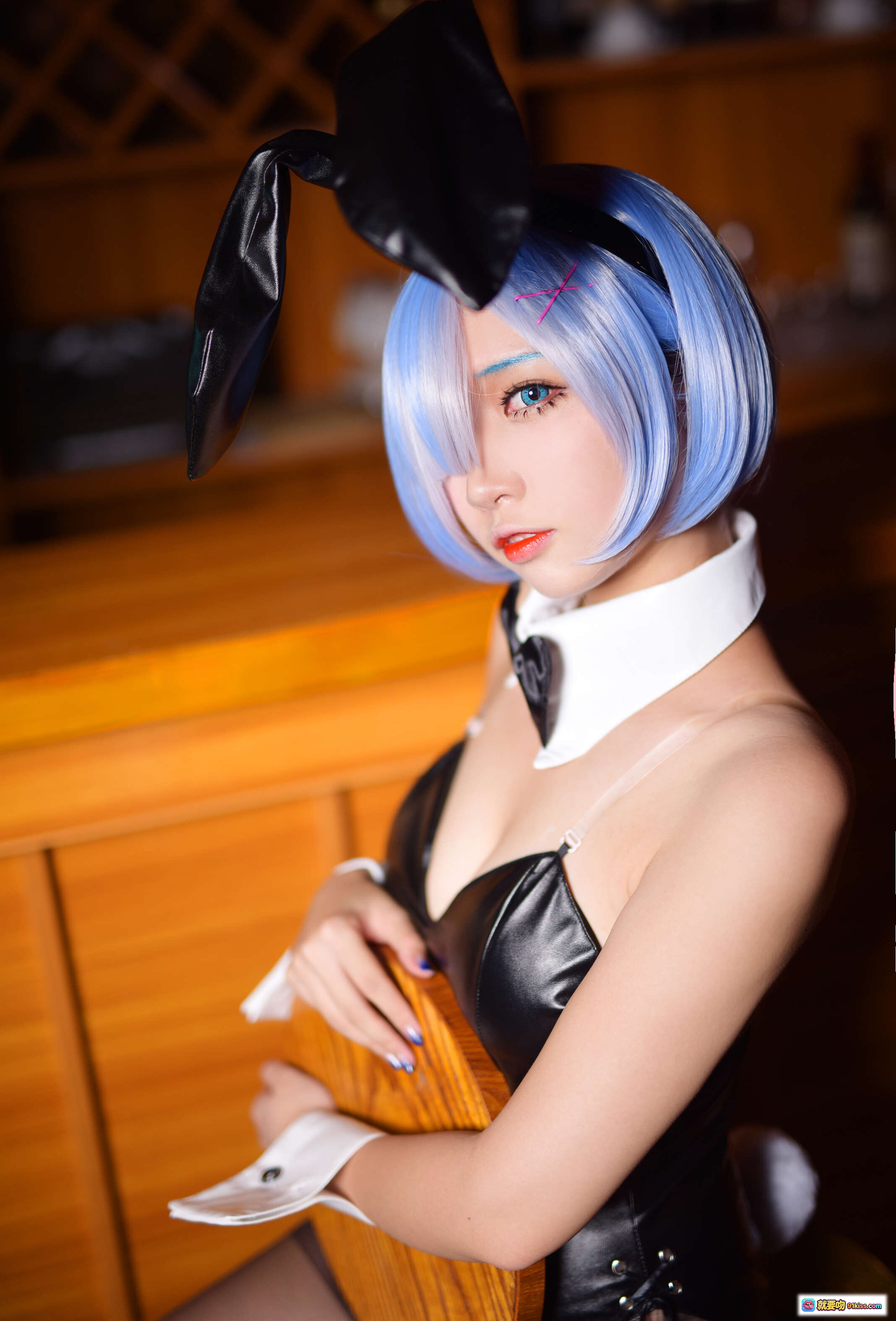 图片[3] - 二佐Nisa NO.043 蕾姆兔女郎COS写真 | 蓝发黑丝兔耳制服美腿酒吧场景高清图集 - 就要吻