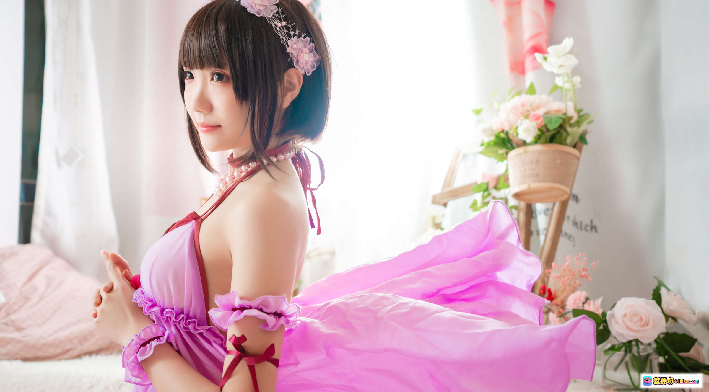 图片[4] - 瓜希酱NO.014加藤惠睡衣写真·粉色系甜美少女风·花环头饰+蕾丝吊带裙·卧室花艺背景·14P高清图集 - 就要吻