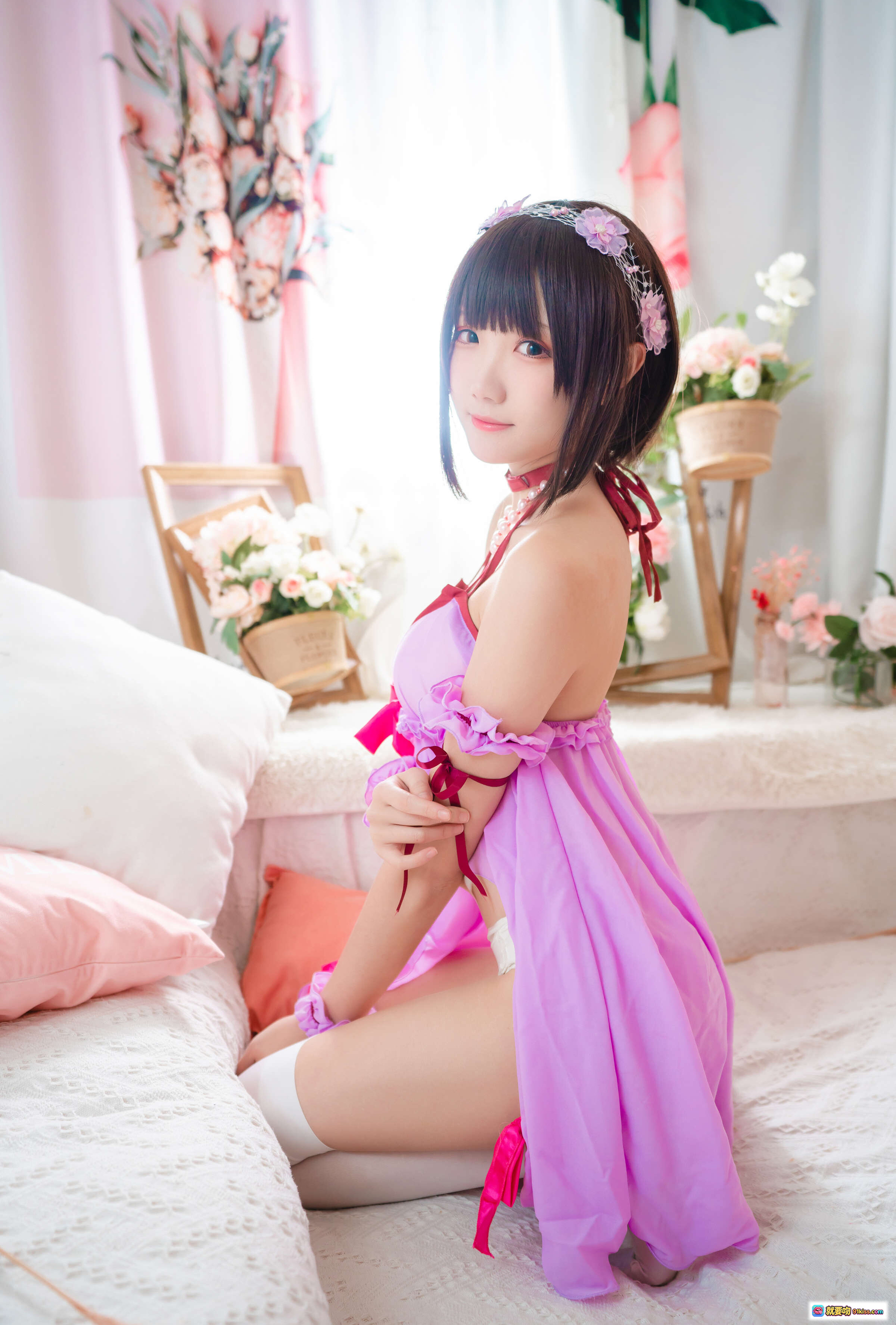 瓜希酱NO.014加藤惠睡衣写真·粉色系甜美少女风·花环头饰+蕾丝吊带裙·卧室花艺背景·14P高清图集 - 就要吻