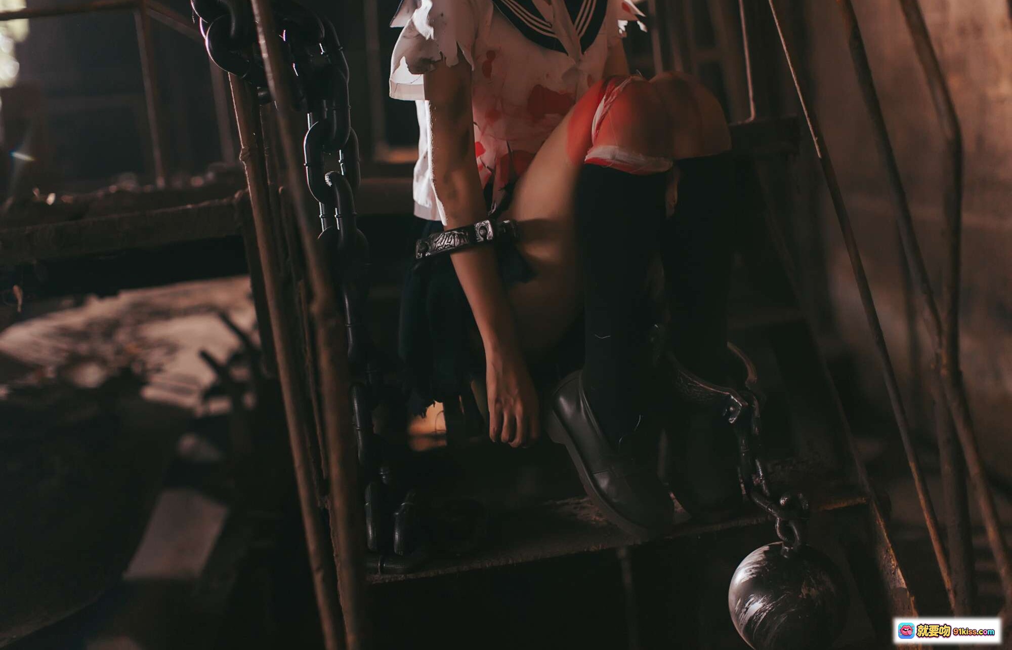 图片[3] - 疯猫ss NO.004 被囚禁少女 Cosplay 血迹妆容 铁链束缚 工业废墟场景 暗黑系写真 44P高清图集 - 就要吻