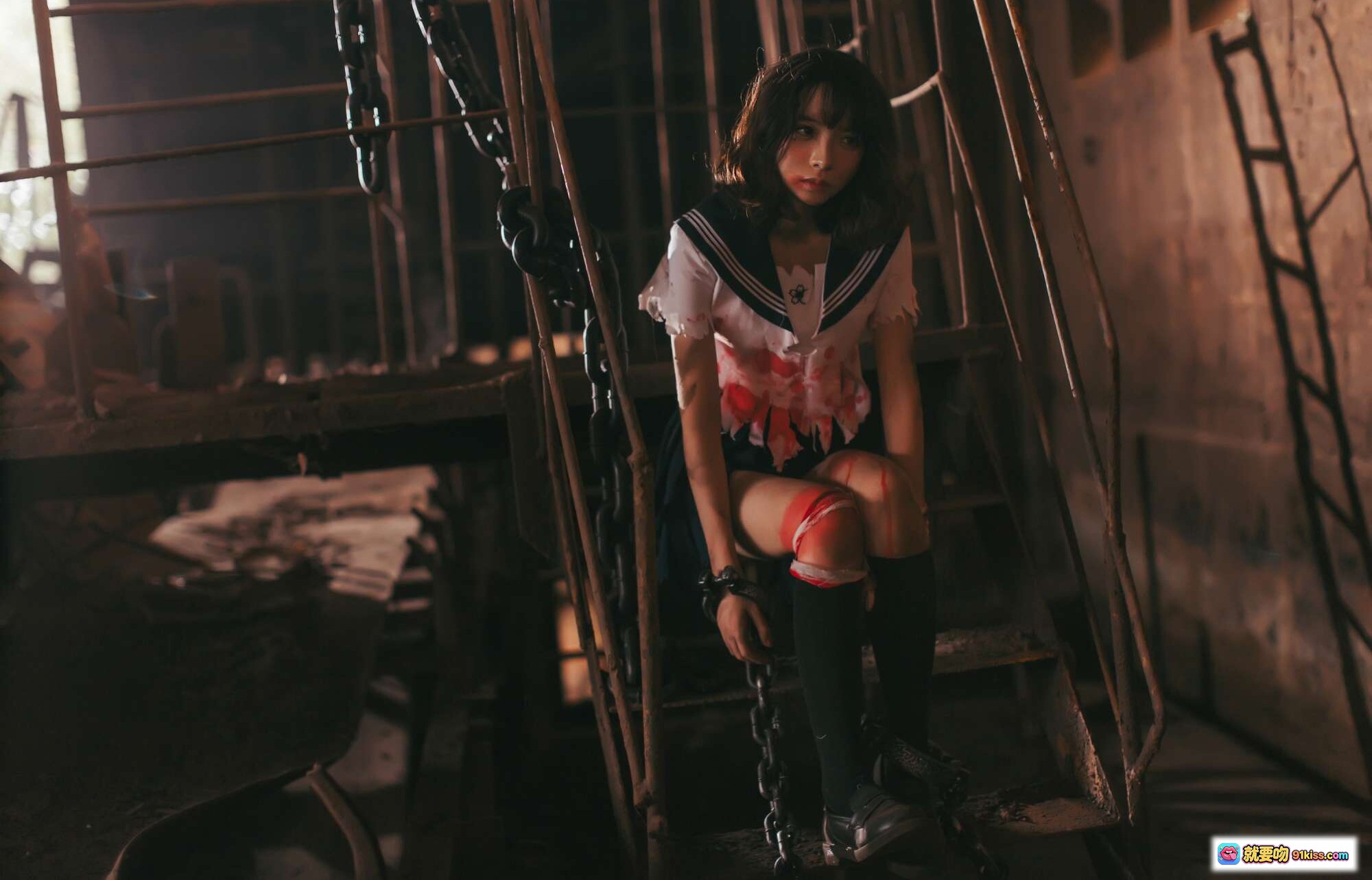 图片[9] - 疯猫ss NO.004 被囚禁少女 Cosplay 血迹妆容 铁链束缚 工业废墟场景 暗黑系写真 44P高清图集 - 就要吻