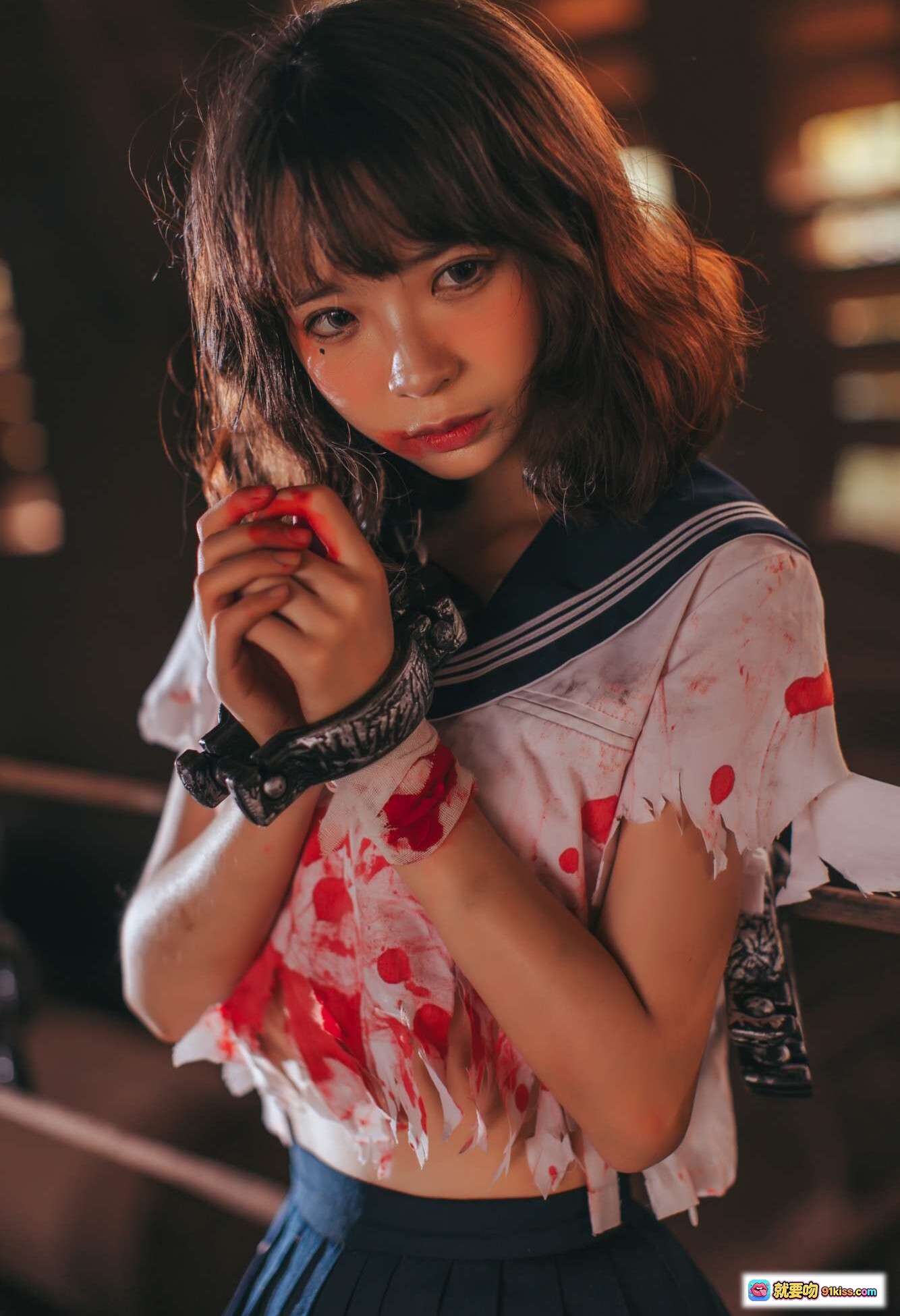 图片[2] - 疯猫ss NO.004 被囚禁少女 Cosplay 血迹妆容 铁链束缚 工业废墟场景 暗黑系写真 44P高清图集 - 就要吻