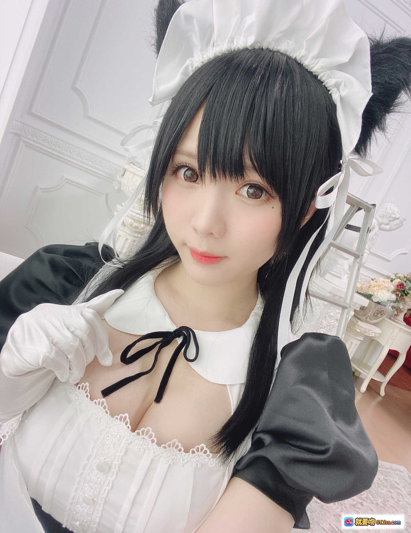 图片[4] - 霜月Shimo Cosplay爱宕女仆装 黑丝高跟白手套 优雅沙发写真 16P高清图集 - 就要吻