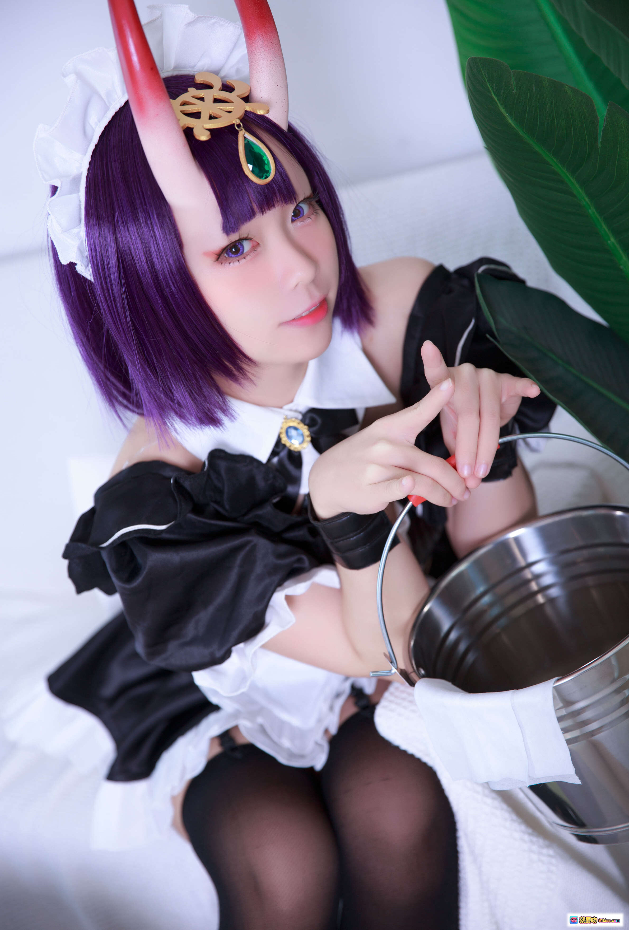 图片[10] - 酒吞女仆COS写真｜紫色短发红角女仆装｜黑丝美腿手持冰桶｜G44不会受伤NO.027电子版16P - 就要吻