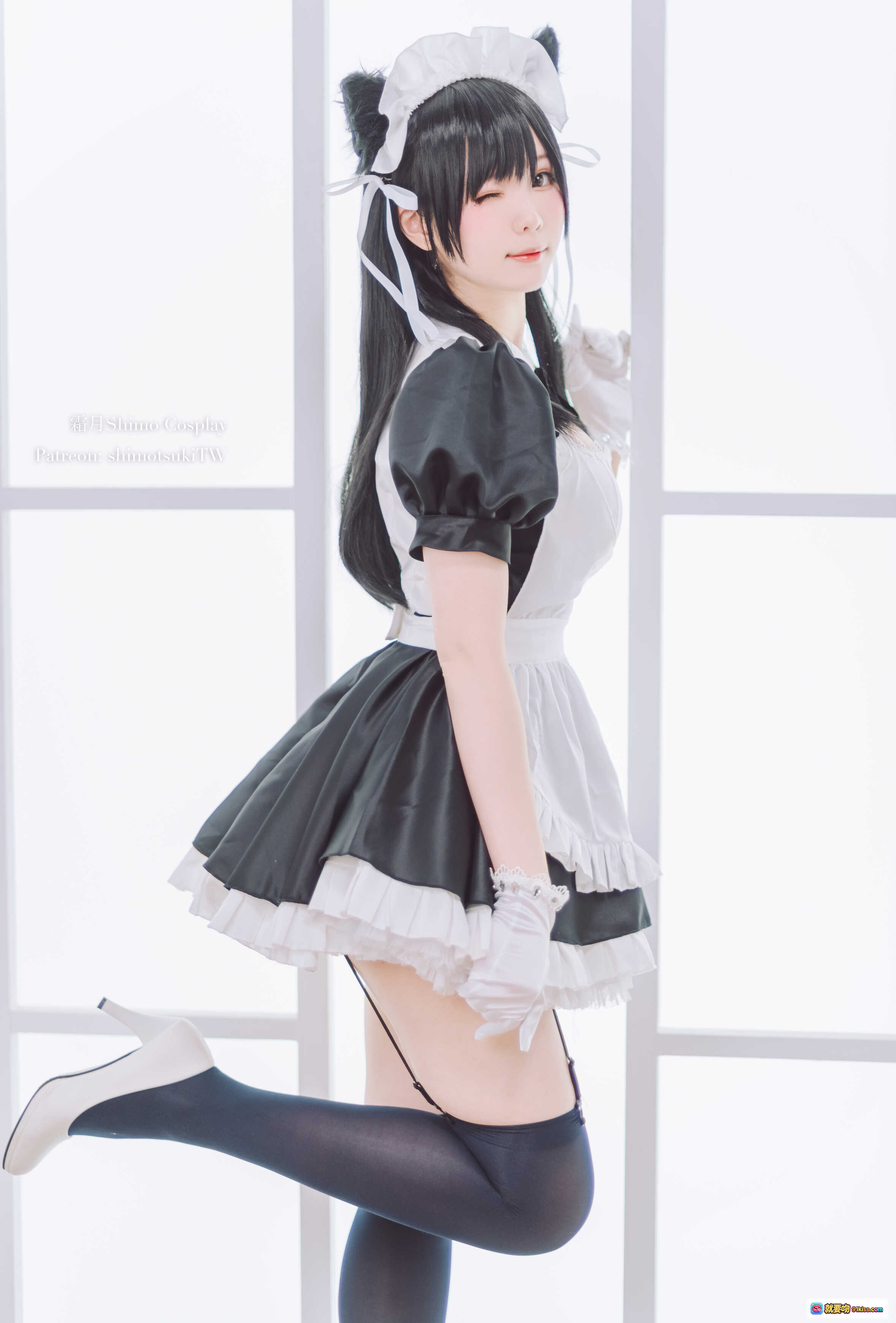 图片[2] - 霜月Shimo Cosplay爱宕女仆装 黑丝吊带袜 白色高跟鞋 猫耳女仆帽 室内沙发写真 18P高清图集 - 就要吻