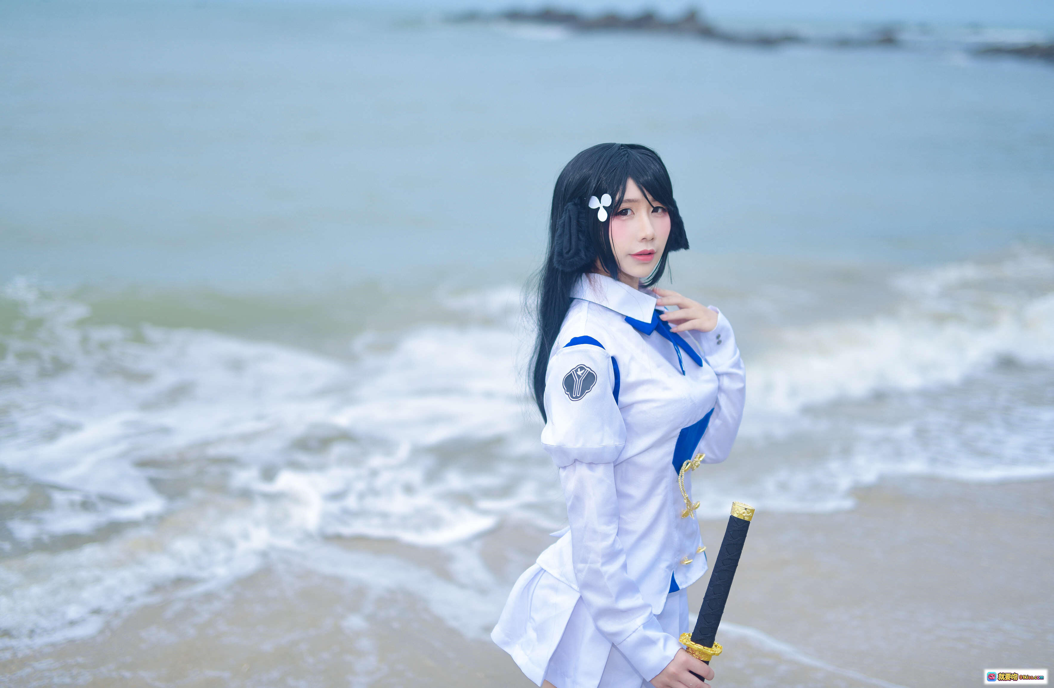 图片[5] - 九曲Jean NO.005 碧蓝航线比睿cosplay海边岩石写真 白色水手服黑丝长腿持刀造型 - 就要吻