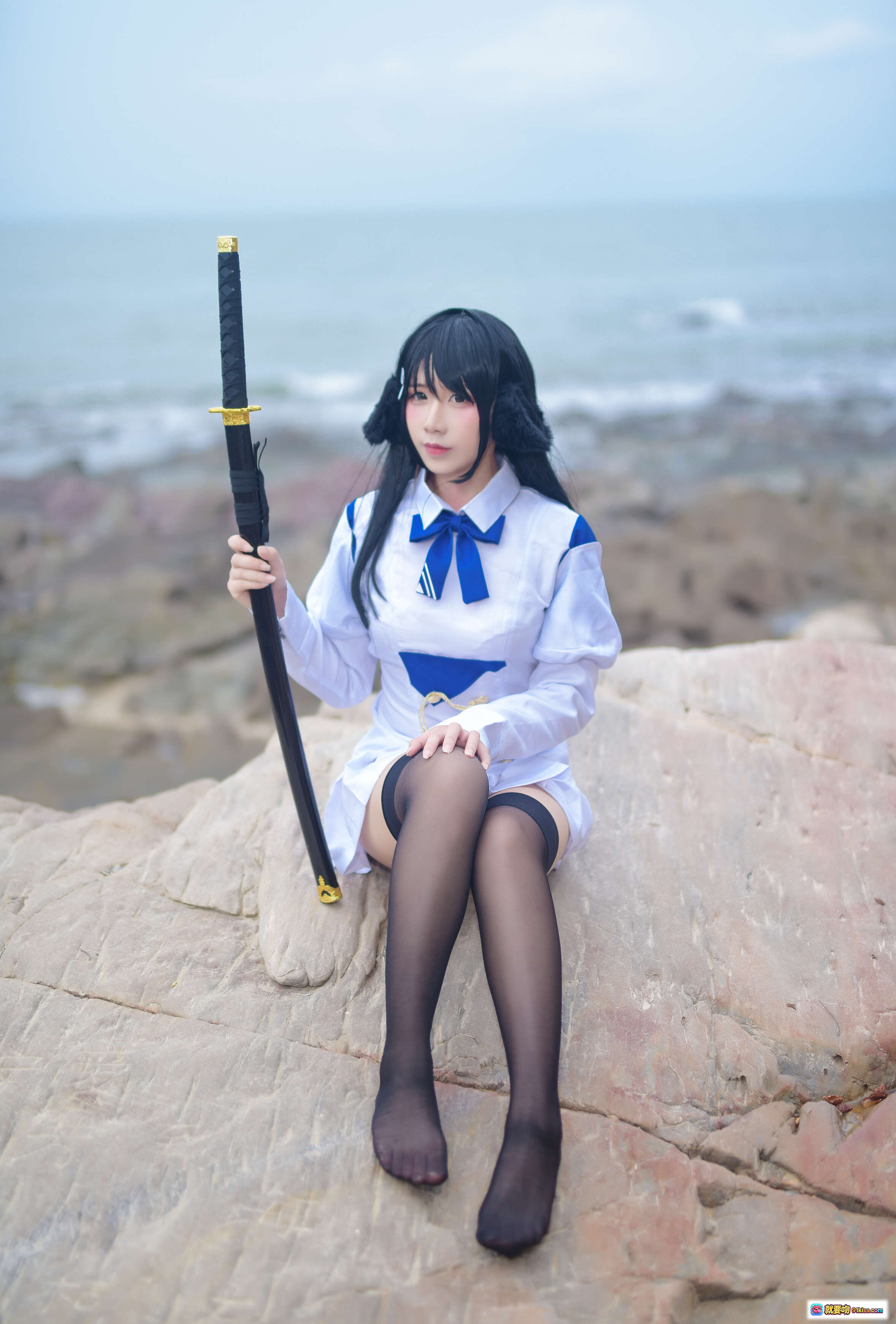 图片[10] - 九曲Jean NO.005 碧蓝航线比睿cosplay海边岩石写真 白色水手服黑丝长腿持刀造型 - 就要吻