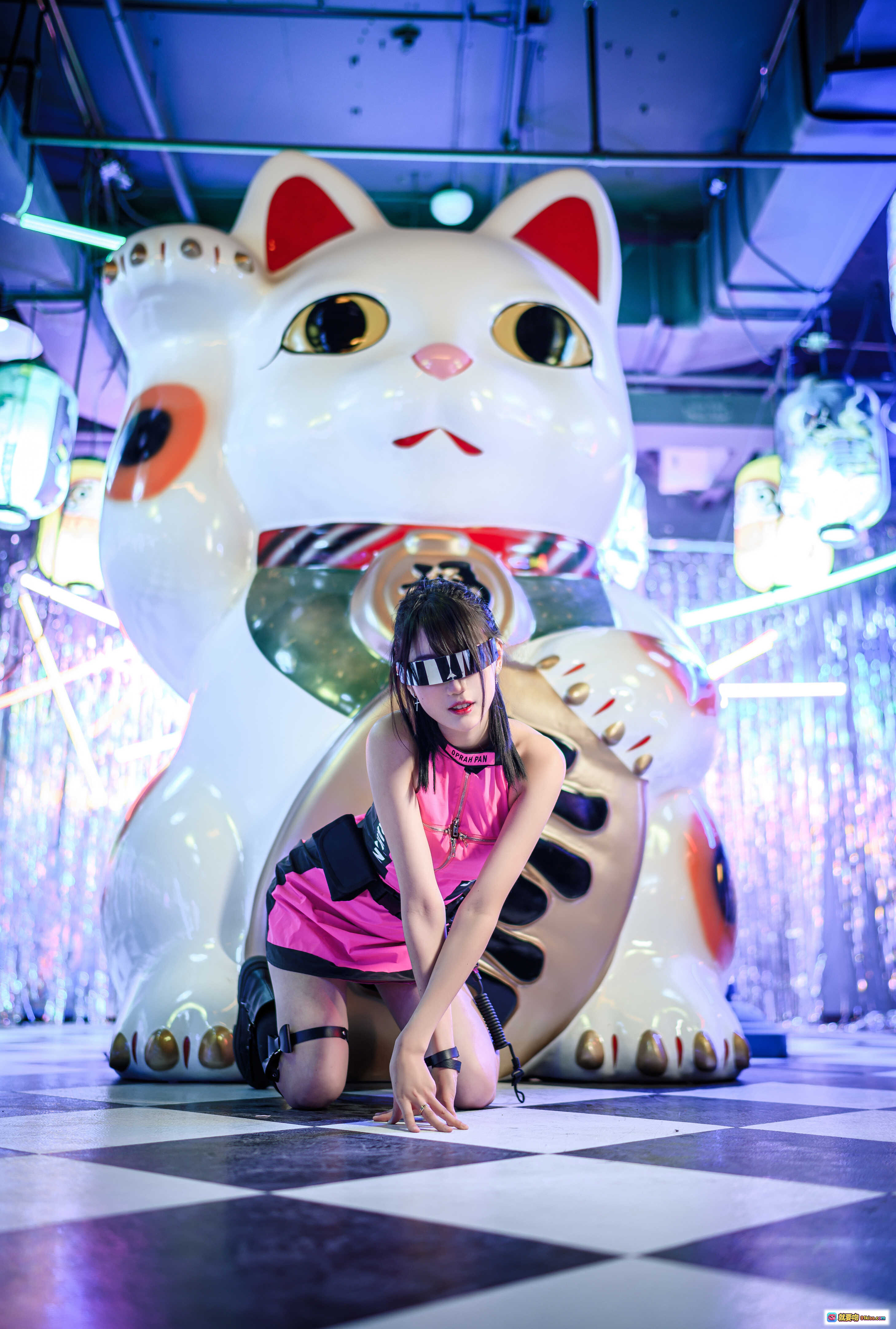 图片[10] - 周叽可爱兔兔NO.009银河社区写真｜霓虹光影少女风｜粉色运动风穿搭｜42P高清图集 - 就要吻