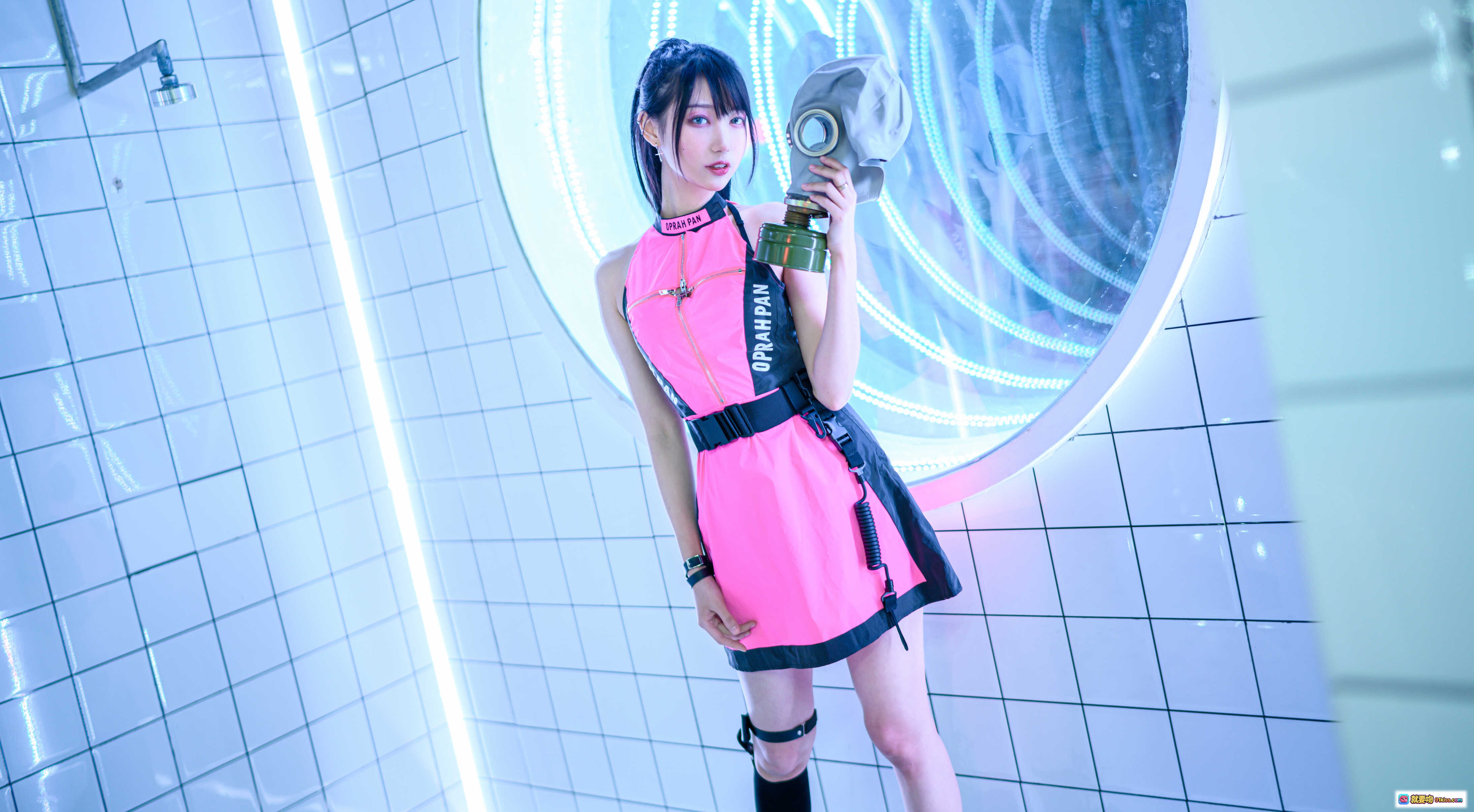 图片[5] - 周叽可爱兔兔NO.009银河社区写真｜霓虹光影少女风｜粉色运动风穿搭｜42P高清图集 - 就要吻