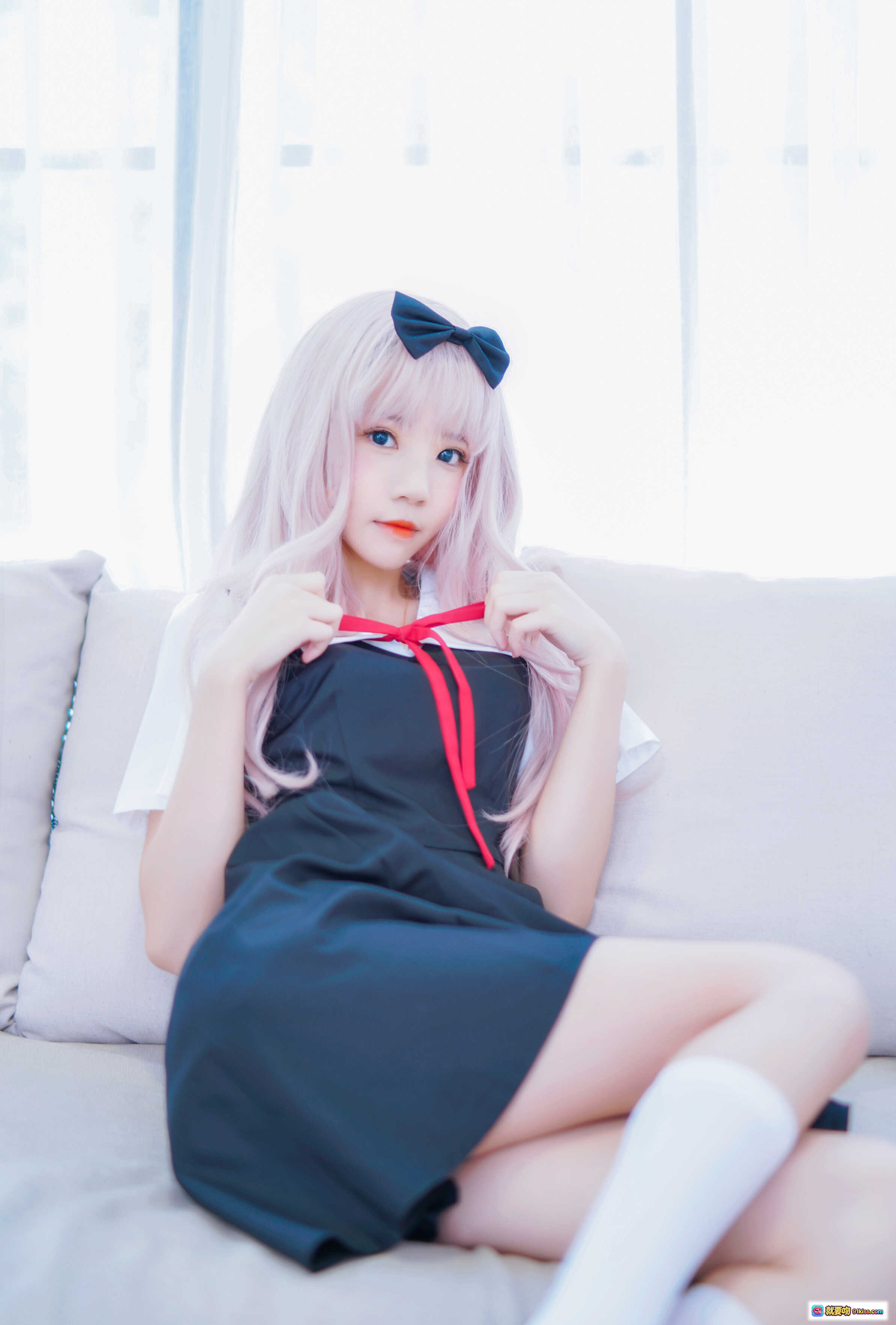 图片[4] - 桜桃喵040藤原千花cosplay粉发少女黑蝴蝶结白衬衫黑裙格纹袜阳光写真48P - 就要吻