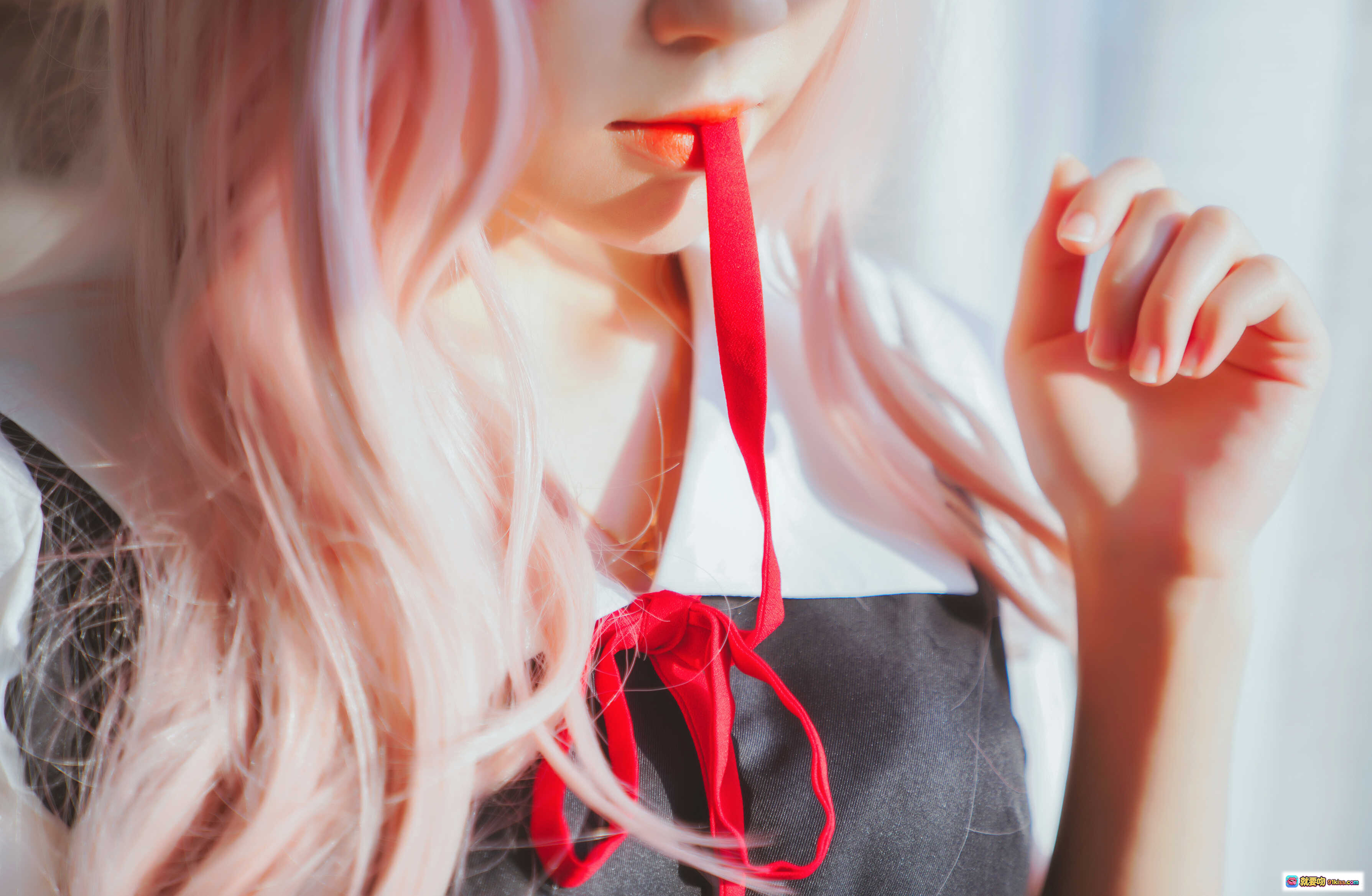 图片[9] - 桜桃喵040藤原千花cosplay粉发少女黑蝴蝶结白衬衫黑裙格纹袜阳光写真48P - 就要吻