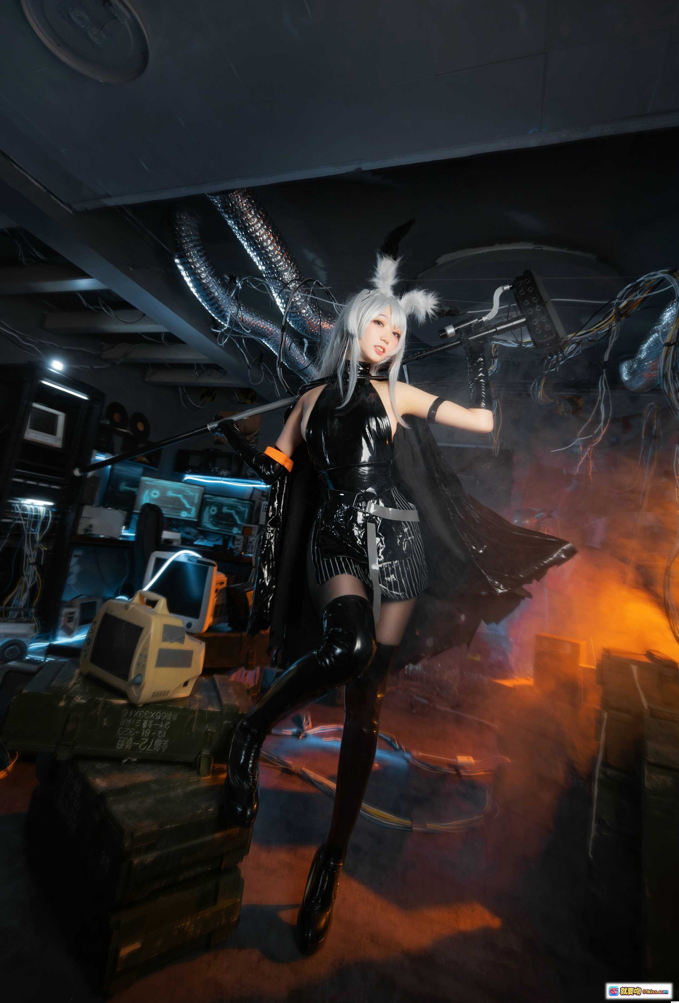 图片[2] - 周叽可爱兔兔NO.014精二暴行22P303M赛博朋克风黑丝皮衣写真场景 - 就要吻
