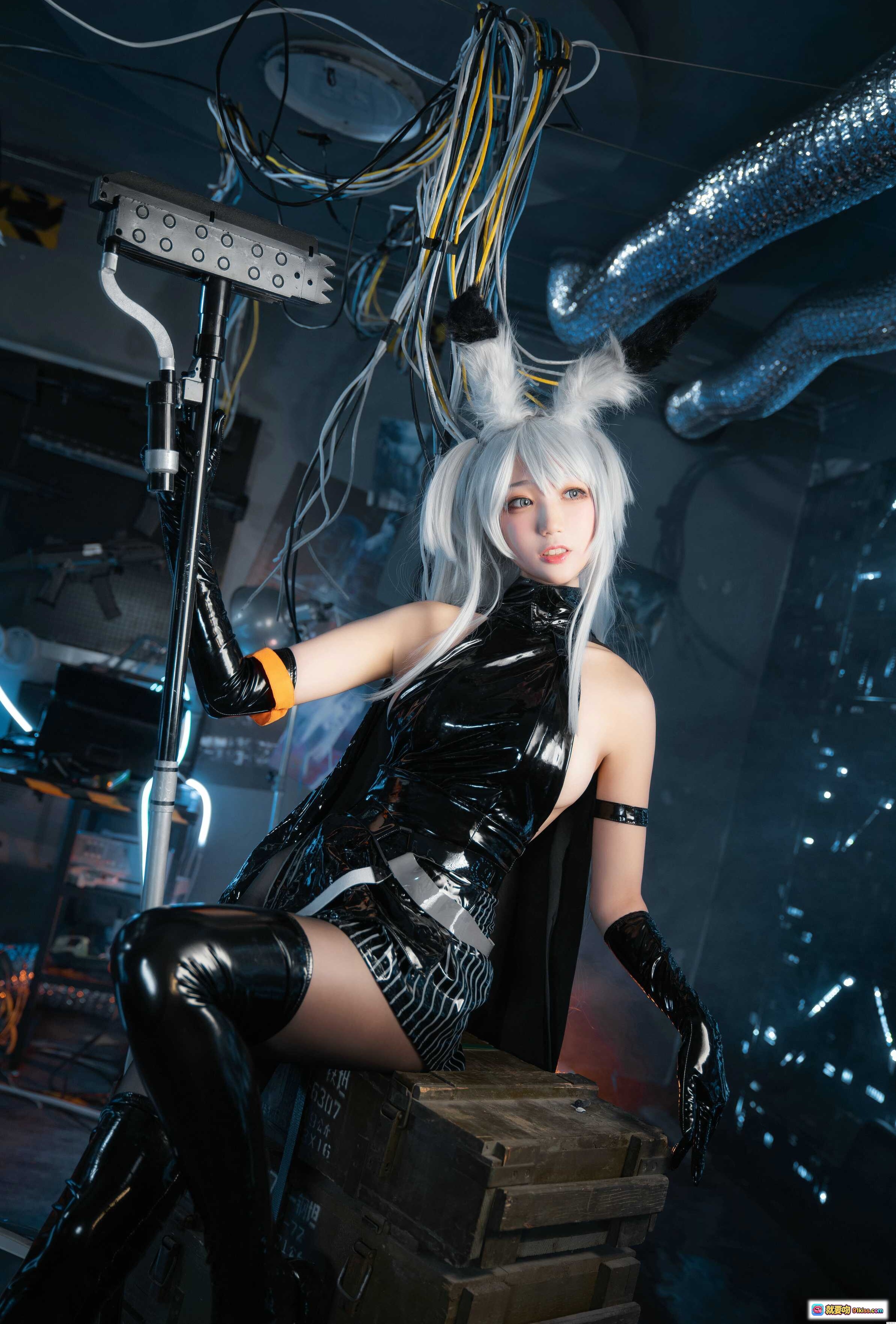 图片[6] - 周叽可爱兔兔NO.014精二暴行22P303M赛博朋克风黑丝皮衣写真场景 - 就要吻