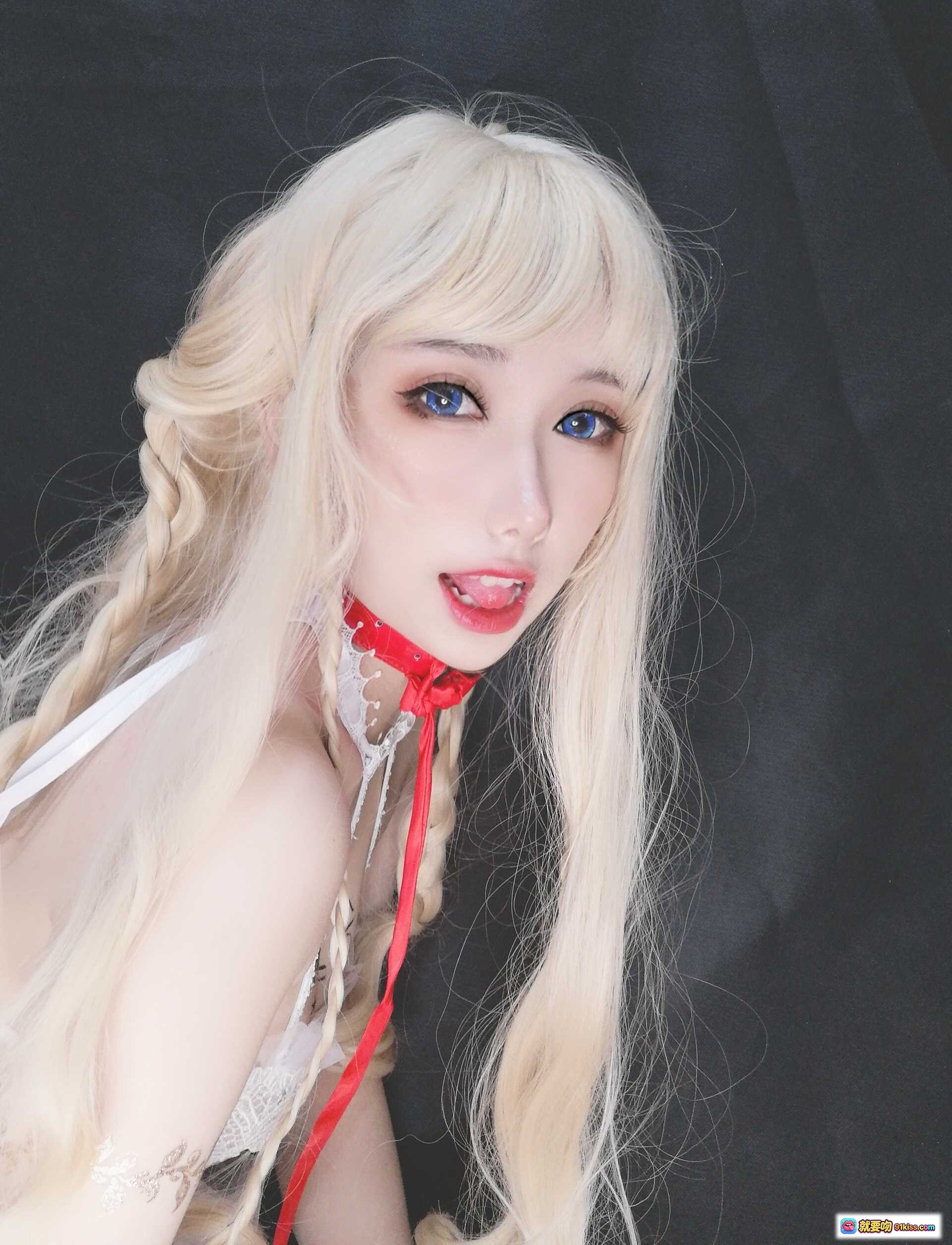 图片[7] - 芋圆侑子NO.006魔王的新娘cos写真 白金长发双马尾 红丝带蕾丝内衣 渔网袜性感造型 黑背景高清美图 - 就要吻