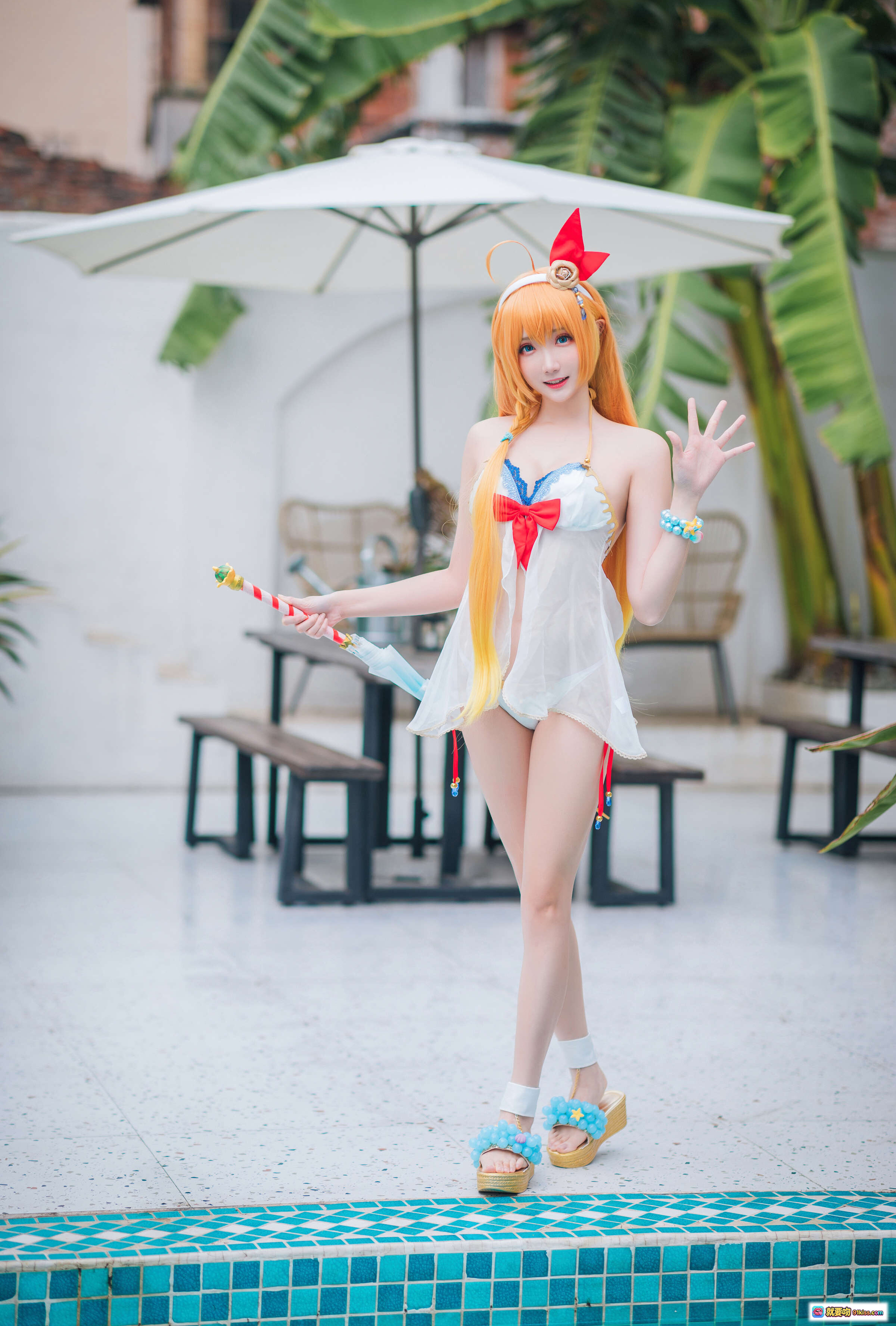 图片[2] - 瓜希酱NO.034公主连结夏日御三家cos泳池写真 金发双马尾白裙比基尼少女美腿性感清凉风 - 就要吻