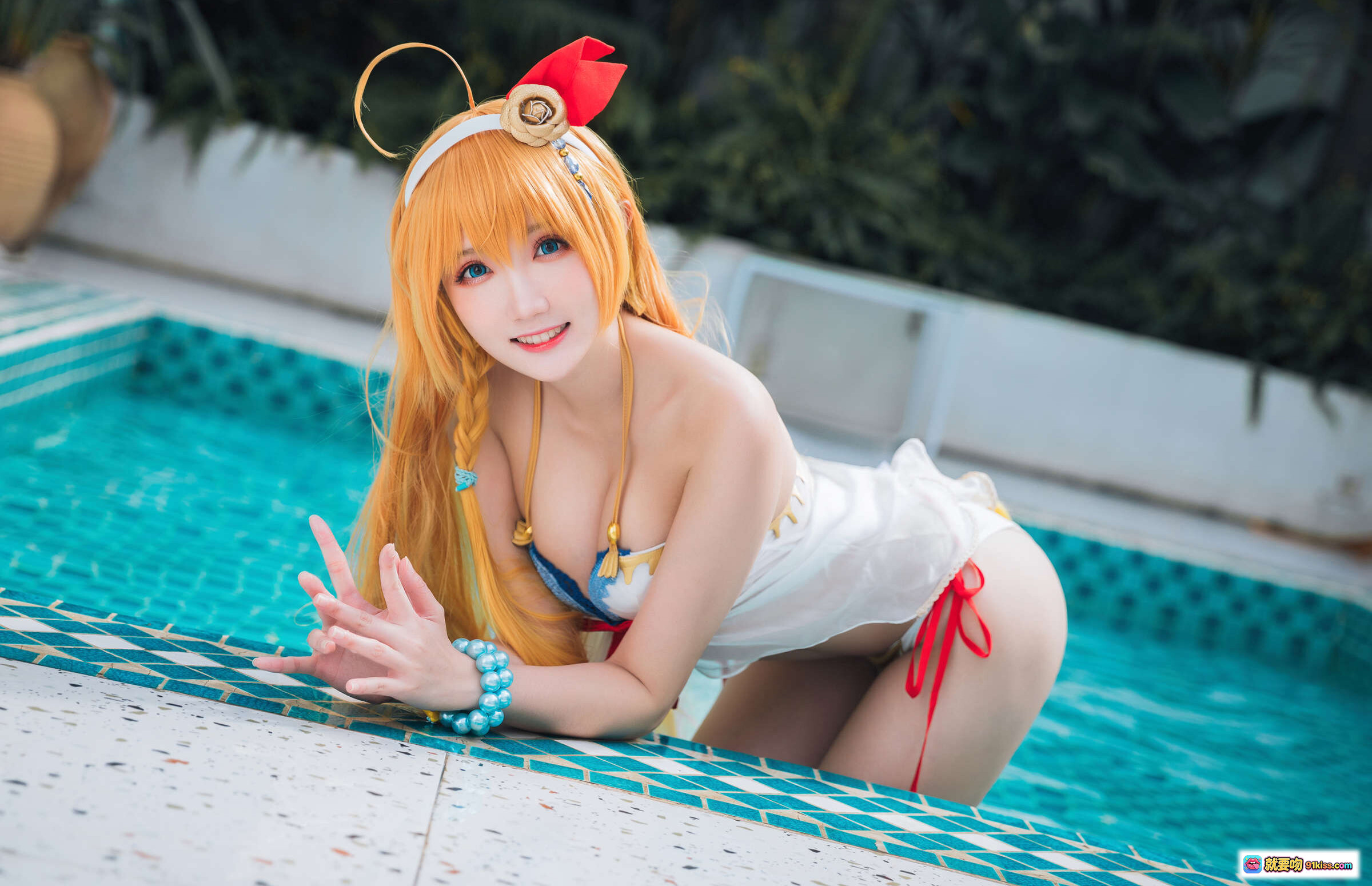 图片[5] - 瓜希酱NO.034公主连结夏日御三家cos泳池写真 金发双马尾白裙比基尼少女美腿性感清凉风 - 就要吻