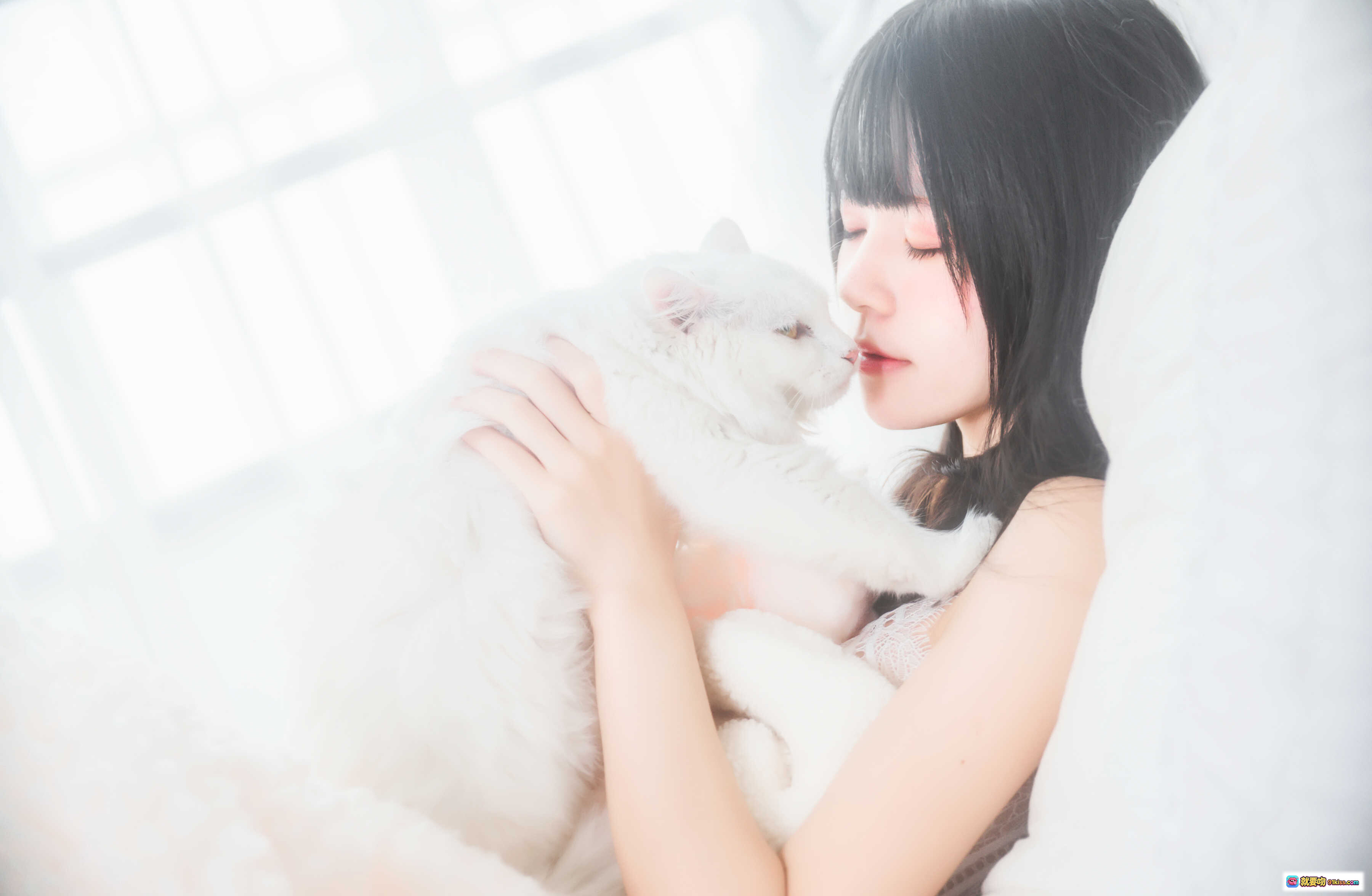 图片[2] - 桜桃喵044冬眠系列纯白私房写真 | 白色毛绒兔耳少女 | 甜美黑发日系风格 | 柔光梦幻氛围感 | 高清46P私密摄影集 - 就要吻