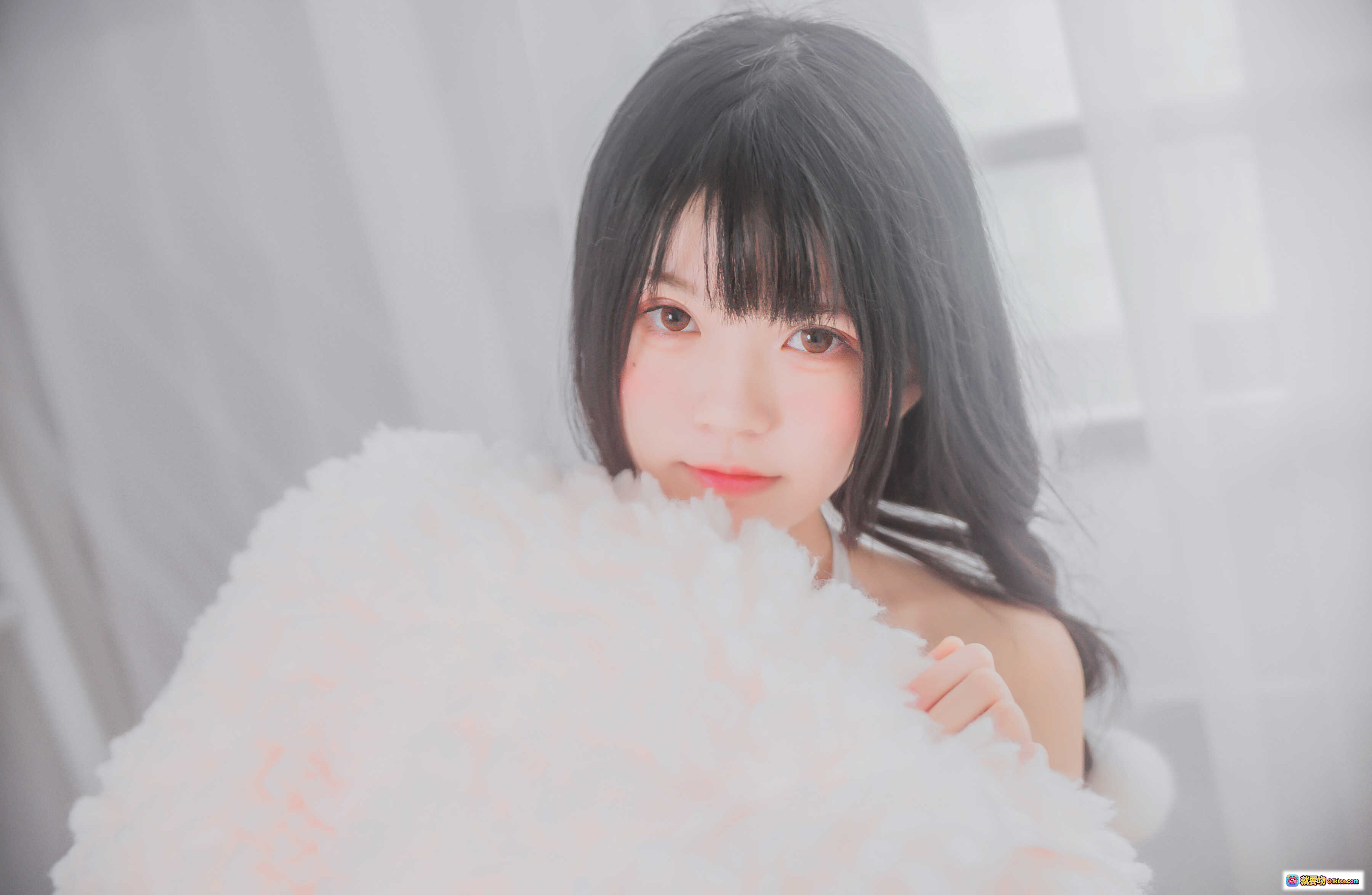 图片[8] - 桜桃喵044冬眠系列纯白私房写真 | 白色毛绒兔耳少女 | 甜美黑发日系风格 | 柔光梦幻氛围感 | 高清46P私密摄影集 - 就要吻