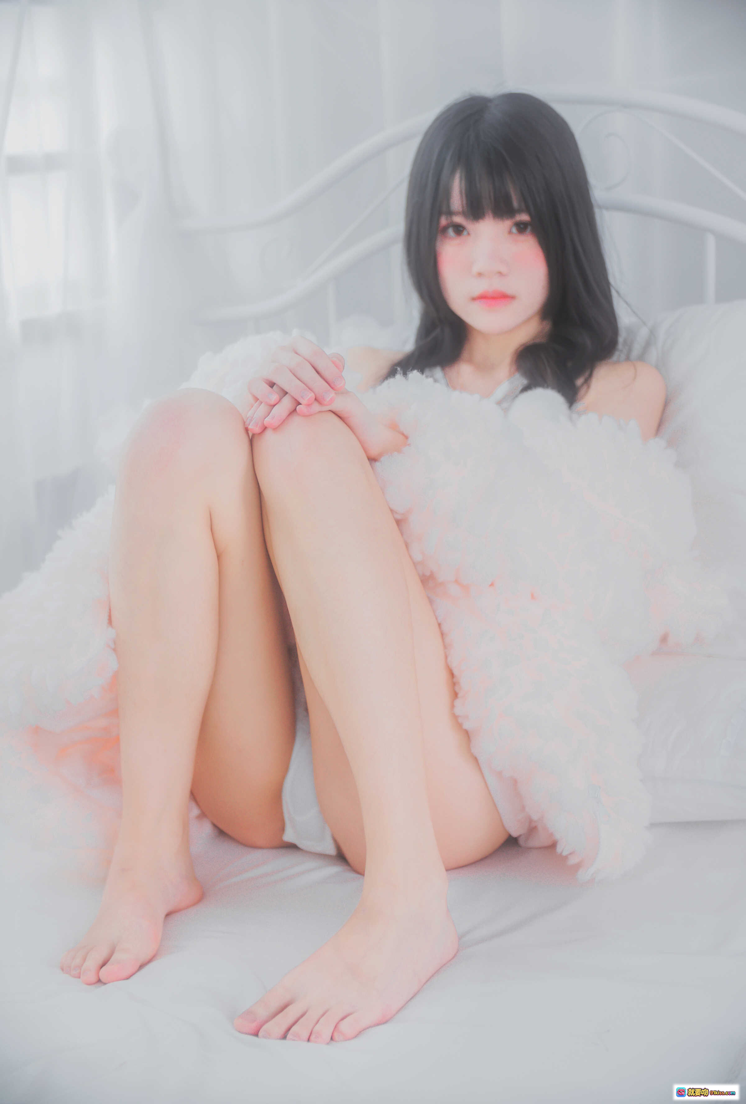 图片[10] - 桜桃喵044冬眠系列纯白私房写真 | 白色毛绒兔耳少女 | 甜美黑发日系风格 | 柔光梦幻氛围感 | 高清46P私密摄影集 - 就要吻