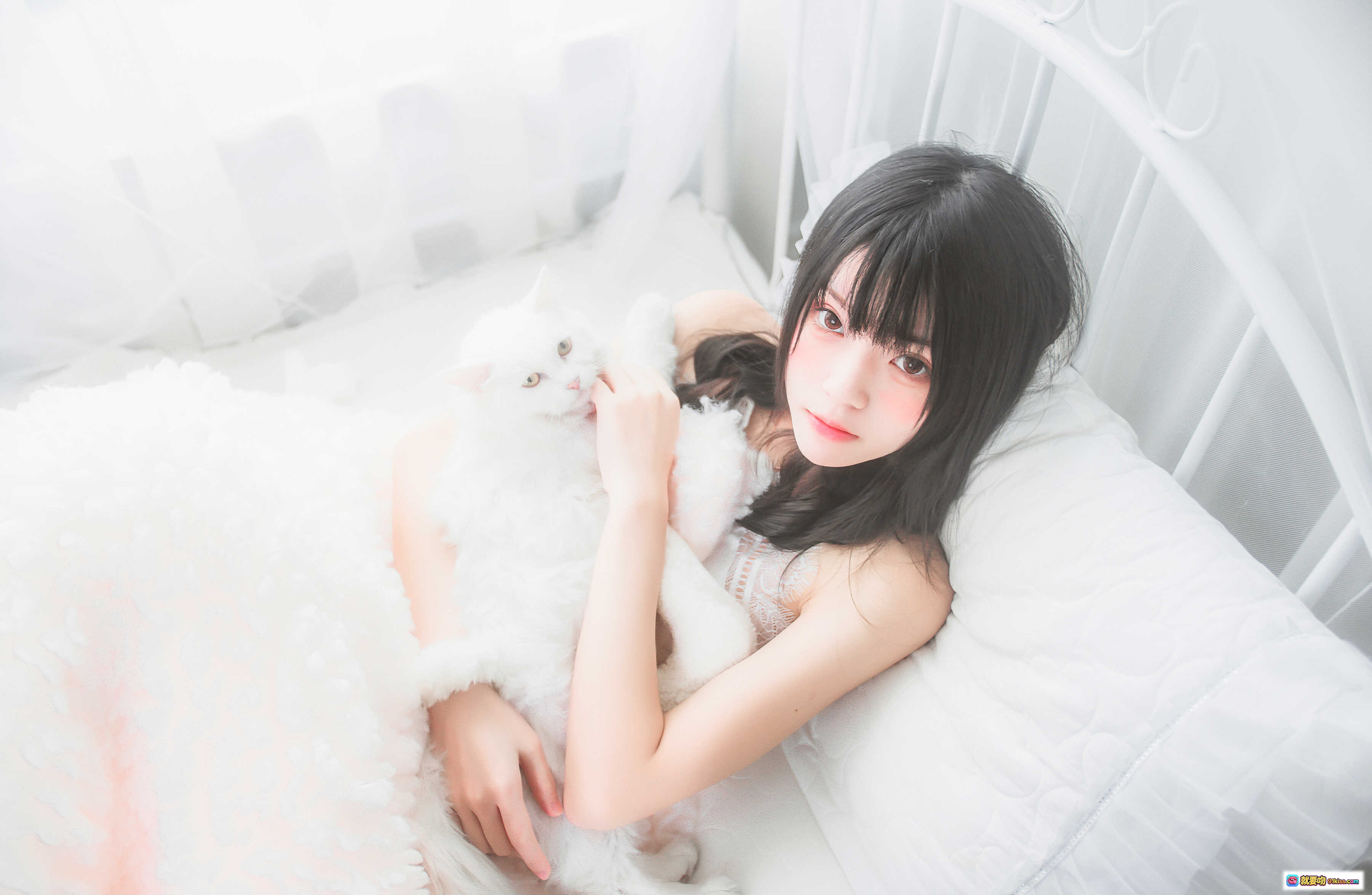 图片[9] - 桜桃喵044冬眠系列纯白私房写真 | 白色毛绒兔耳少女 | 甜美黑发日系风格 | 柔光梦幻氛围感 | 高清46P私密摄影集 - 就要吻