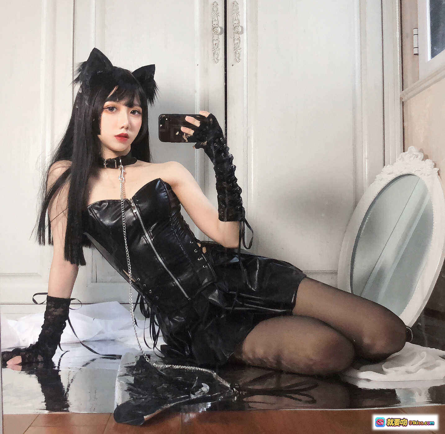 图片[3] - 果咩酱w NO.021 黑猫写真 | 黑色皮衣+蕾丝手套+猫耳发饰+长靴美腿 | 20P高清私房图 - 就要吻