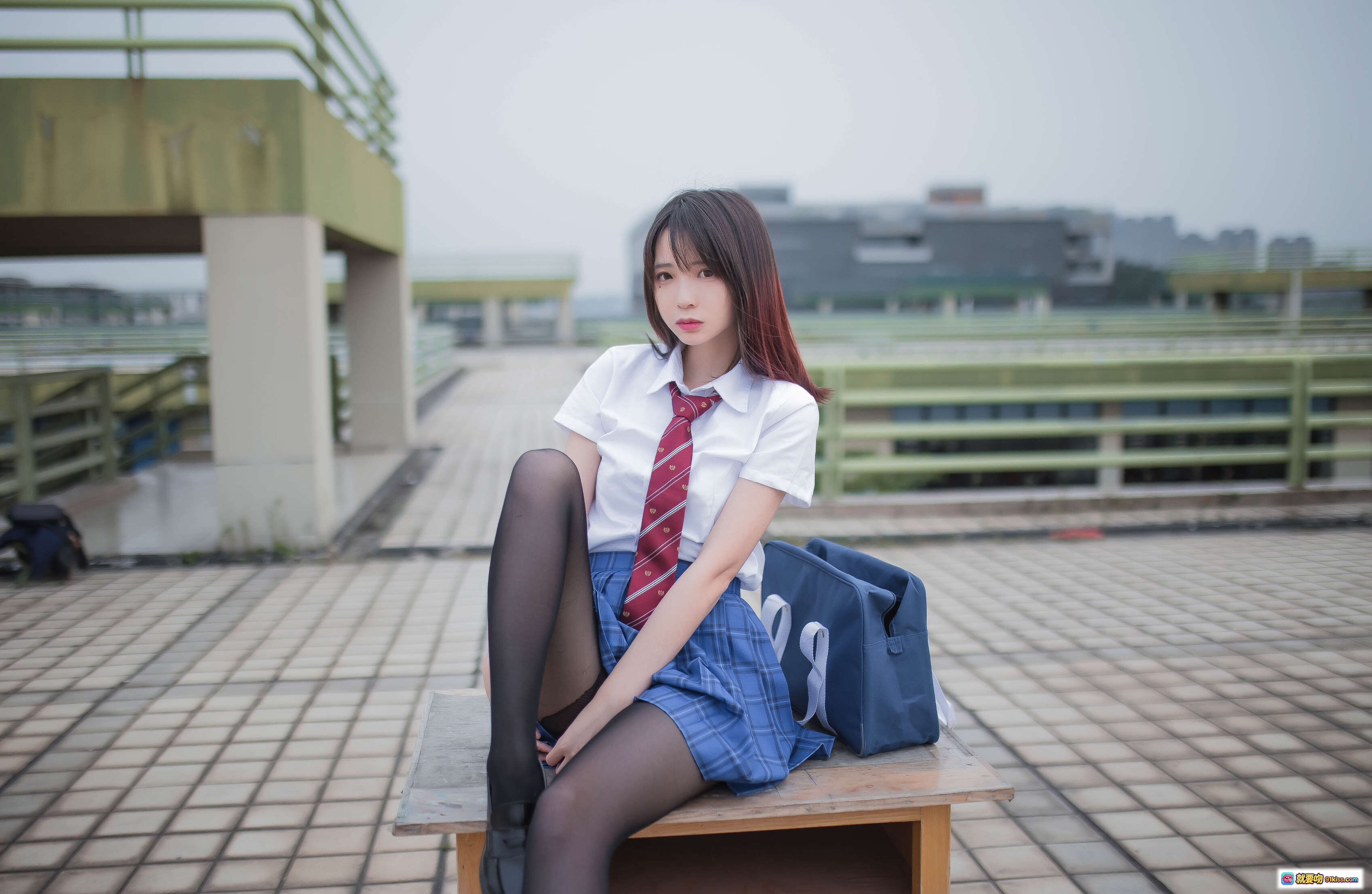 图片[10] - 疯猫ss NO.040 天台JK制服写真 黑丝美腿校园风少女 30P高清图集 - 就要吻