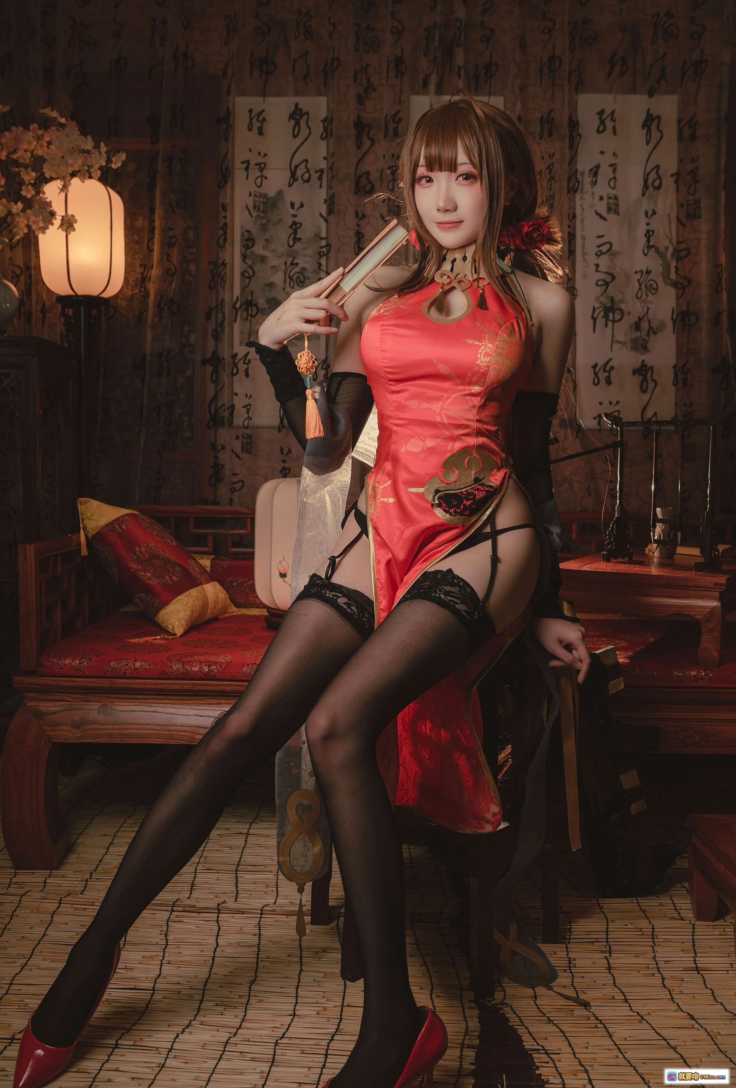 图片[5] - 瓜希酱NO.013红牡丹写真集 | 旗袍黑丝美腿高跟鞋 | 传统中式古典风摄影 | 16P高清图集 - 就要吻