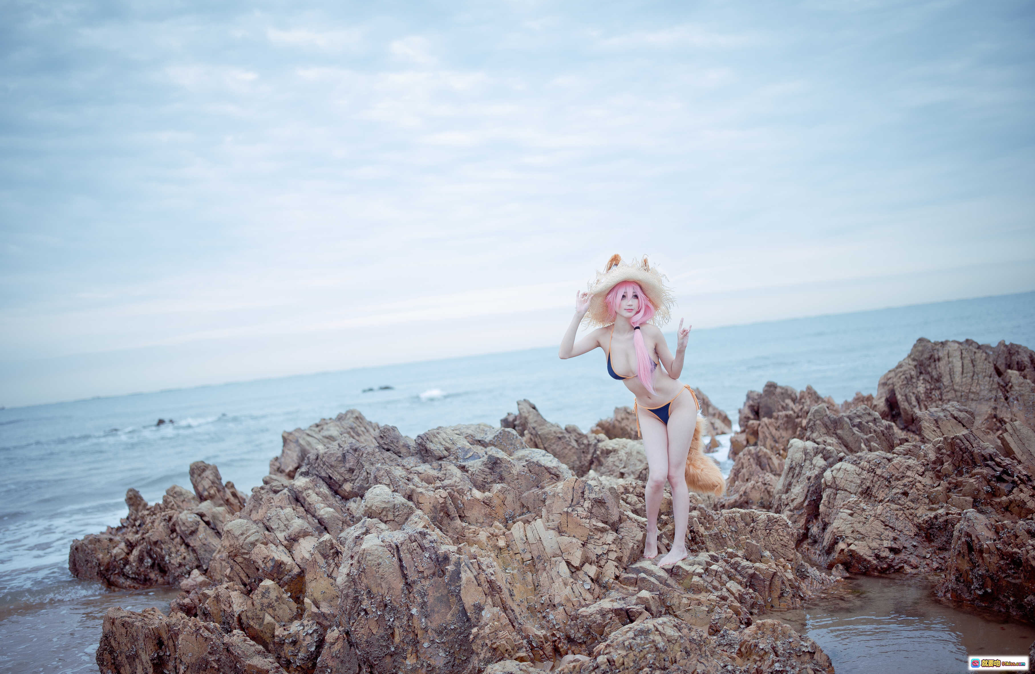 周叽可爱兔兔NO.033小玉泳装海边岩石写真23P高清美图 - 就要吻