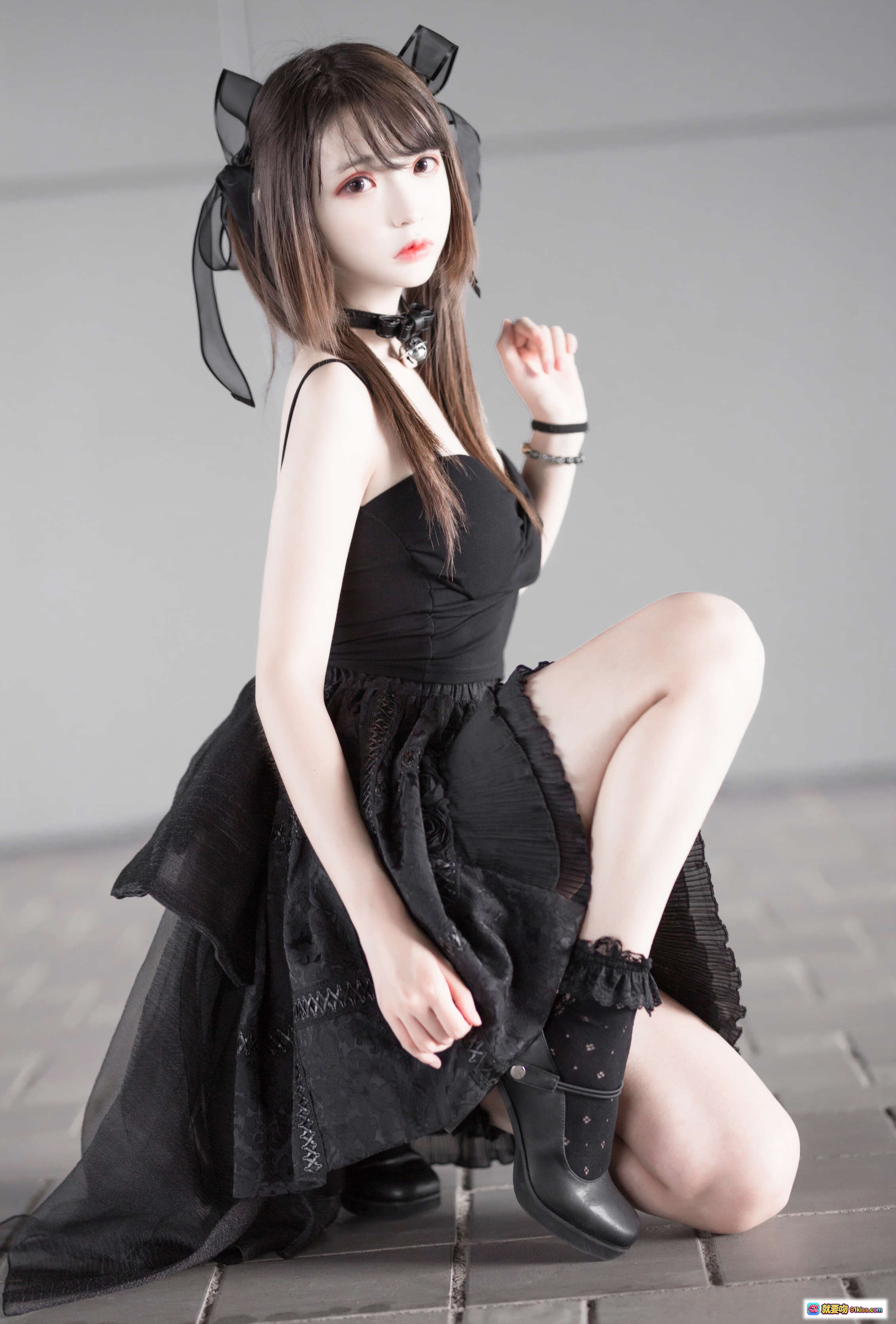 疯猫ss NO.033 猫耳黑裙洛丽塔写真 猫漫展性感少女跪姿美腿高跟靴 10P高清图集 - 就要吻