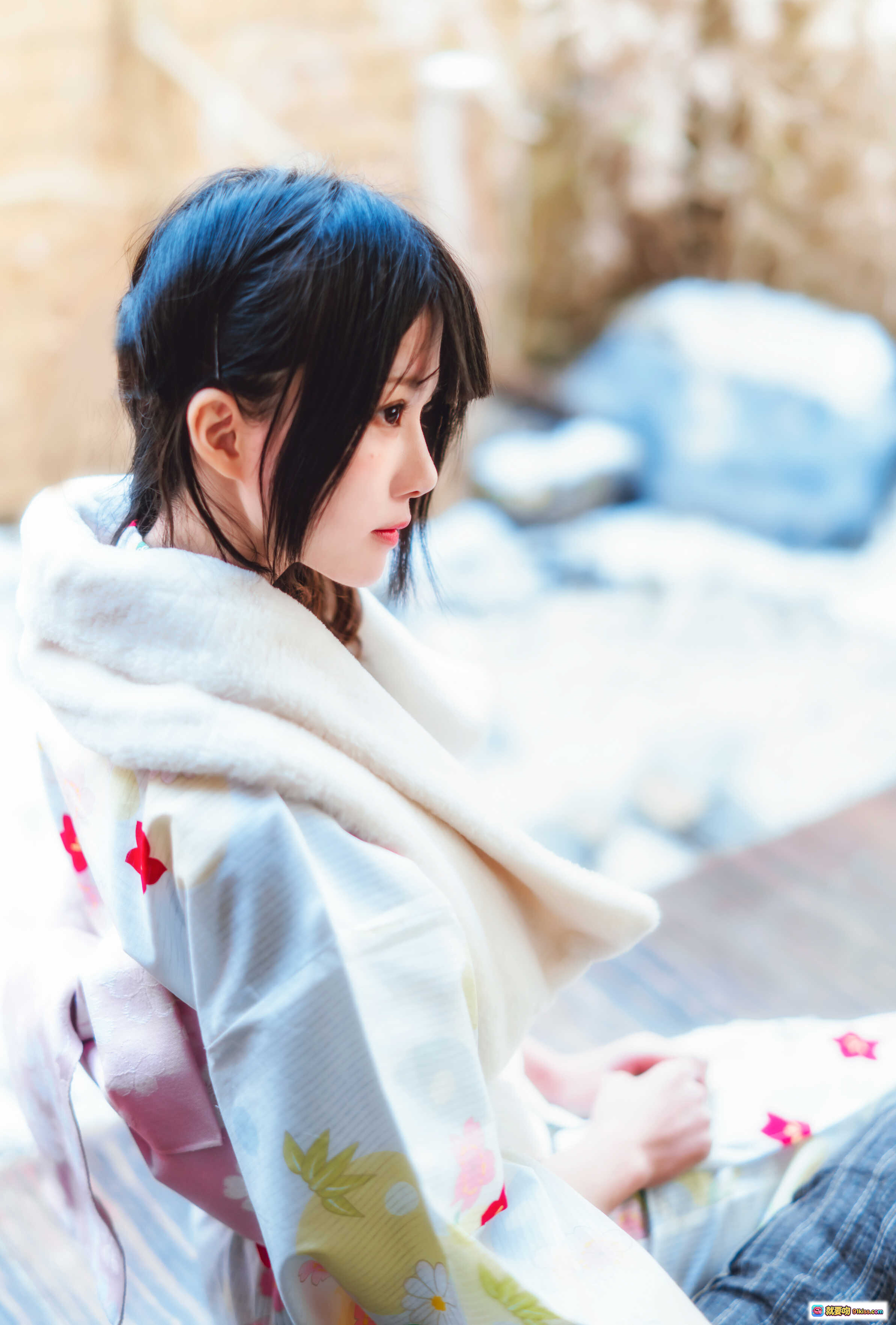 图片[2] - 桜桃喵014小少女和风写真｜日式传统浴衣+毛绒围巾｜木质庭院室内拍摄｜清新甜美风格｜92P高清图集 - 就要吻