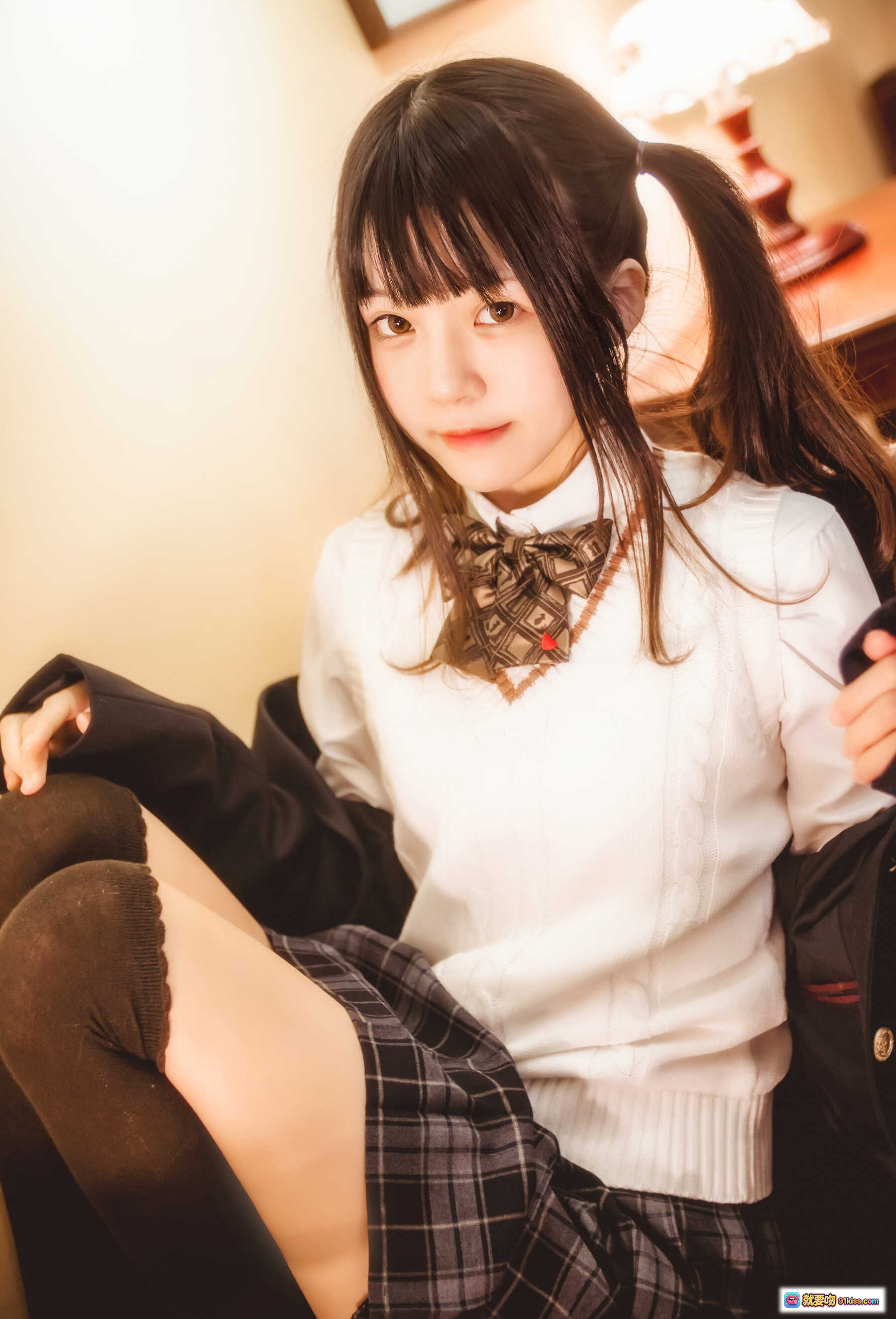 图片[7] - 桜桃喵014小少女和风写真｜日式传统浴衣+毛绒围巾｜木质庭院室内拍摄｜清新甜美风格｜92P高清图集 - 就要吻