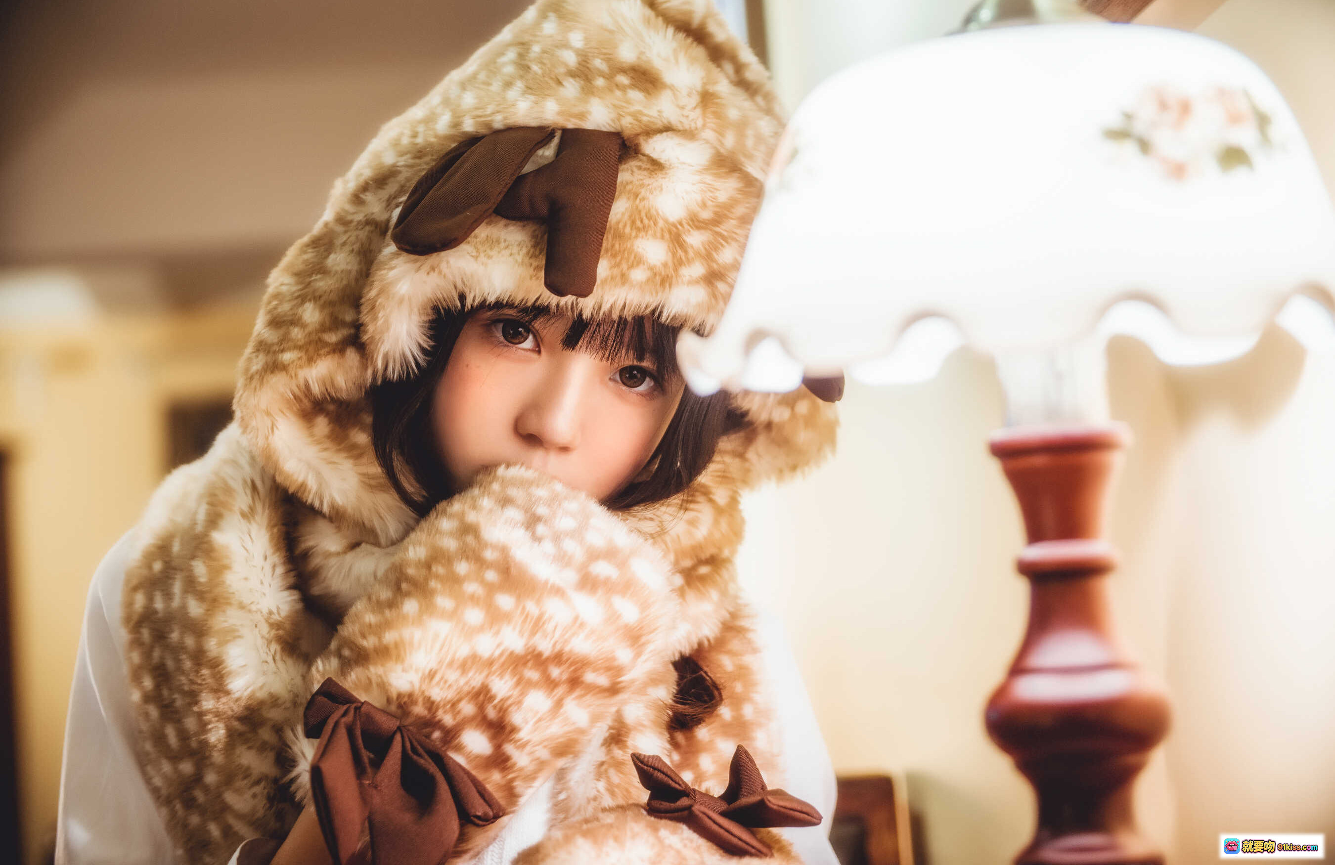 图片[10] - 桜桃喵014小少女和风写真｜日式传统浴衣+毛绒围巾｜木质庭院室内拍摄｜清新甜美风格｜92P高清图集 - 就要吻