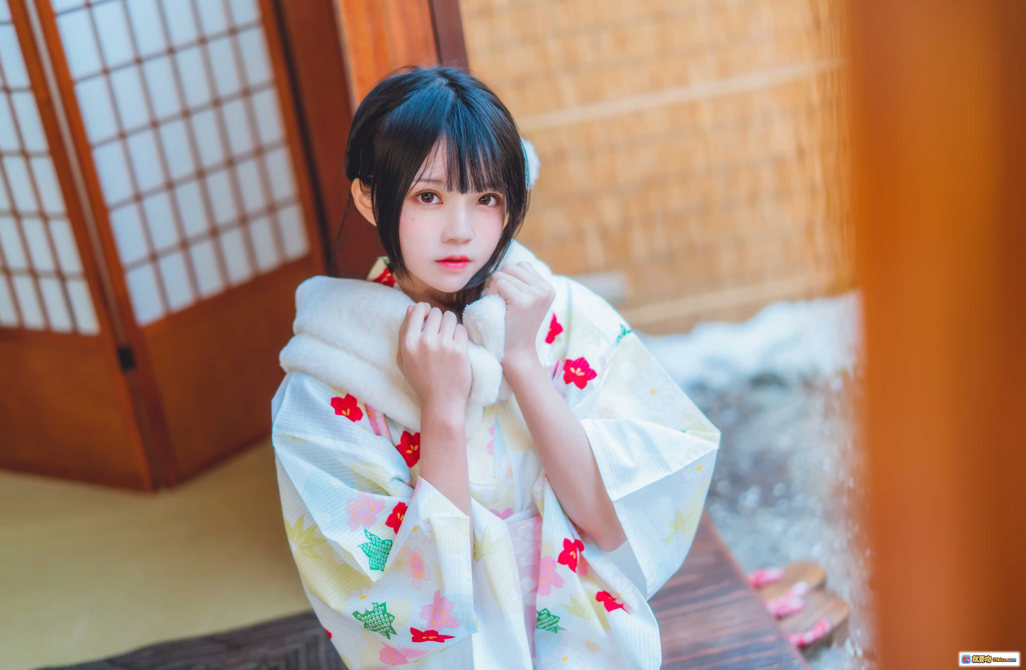 图片[9] - 桜桃喵014小少女和风写真｜日式传统浴衣+毛绒围巾｜木质庭院室内拍摄｜清新甜美风格｜92P高清图集 - 就要吻