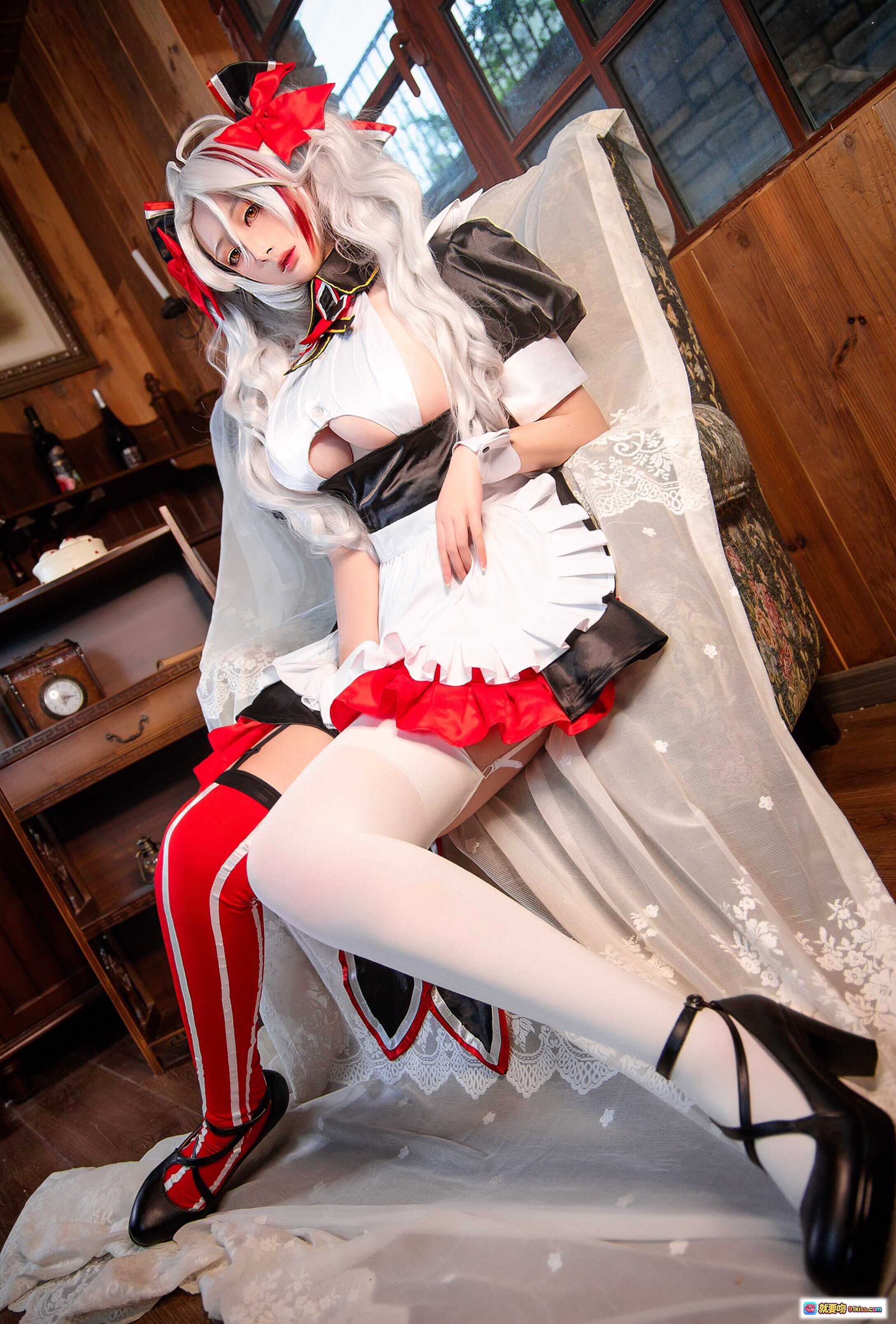 图片[10] - 念念_D NO.013 碧蓝航线欧根亲王cosplay 白发红蝴蝶结女仆装 白丝黑高跟 木质房间蕾丝床幔写真 24P高清图集 - 就要吻