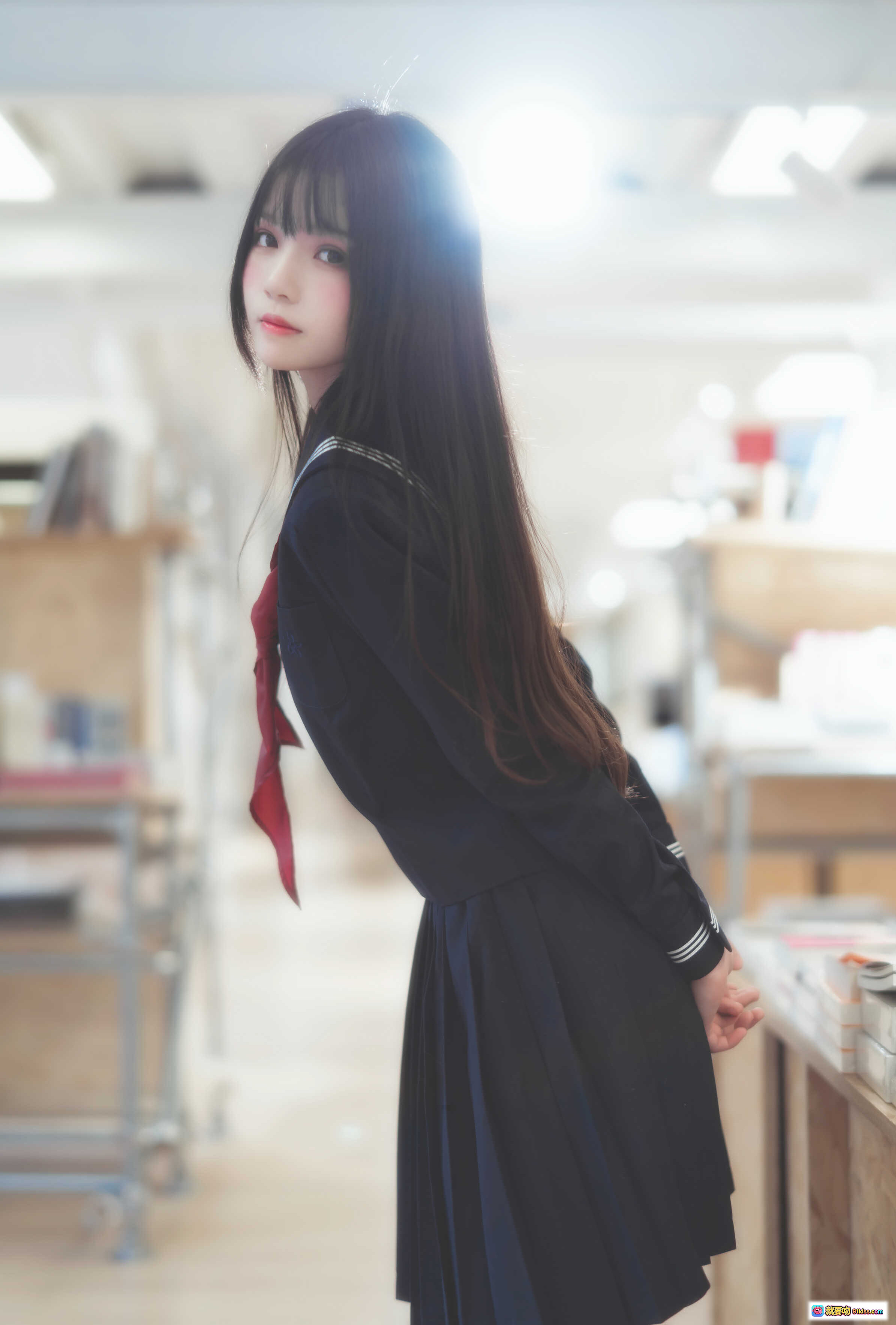 图片[4] - 桜桃喵012小少女黑色水手服写真 50P高清美腿袜子校园风穿搭特写 - 就要吻