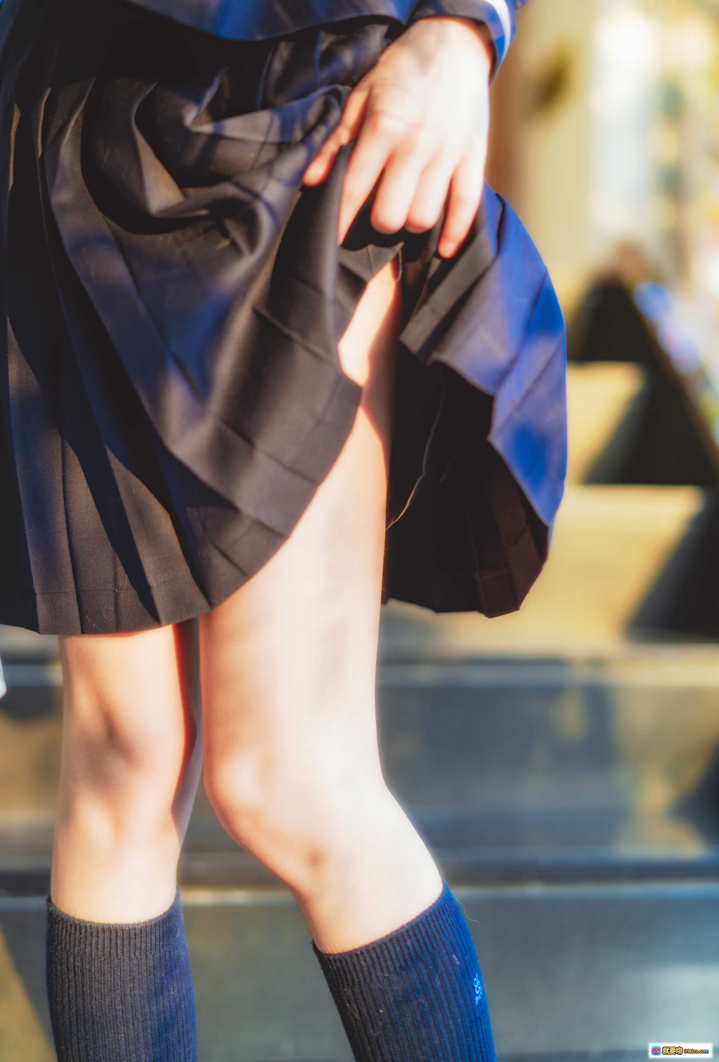 桜桃喵012小少女黑色水手服写真 50P高清美腿袜子校园风穿搭特写 - 就要吻