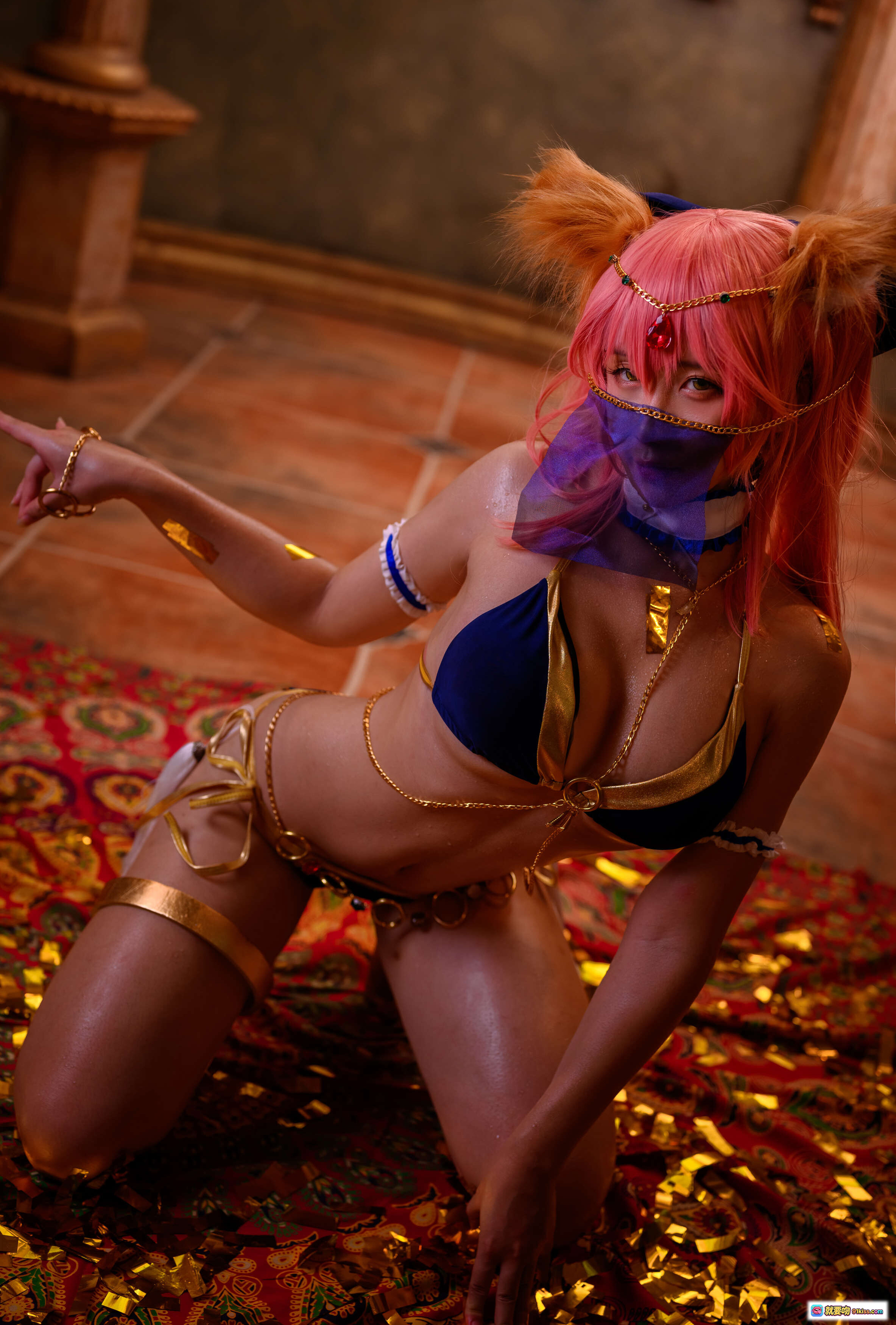 图片[6] - 九曲Jean NO.033 玉藻前Cosplay写真｜粉发狐耳蓝金战衣｜神秘面纱造型｜精致配饰细节｜22P高清图集 - 就要吻