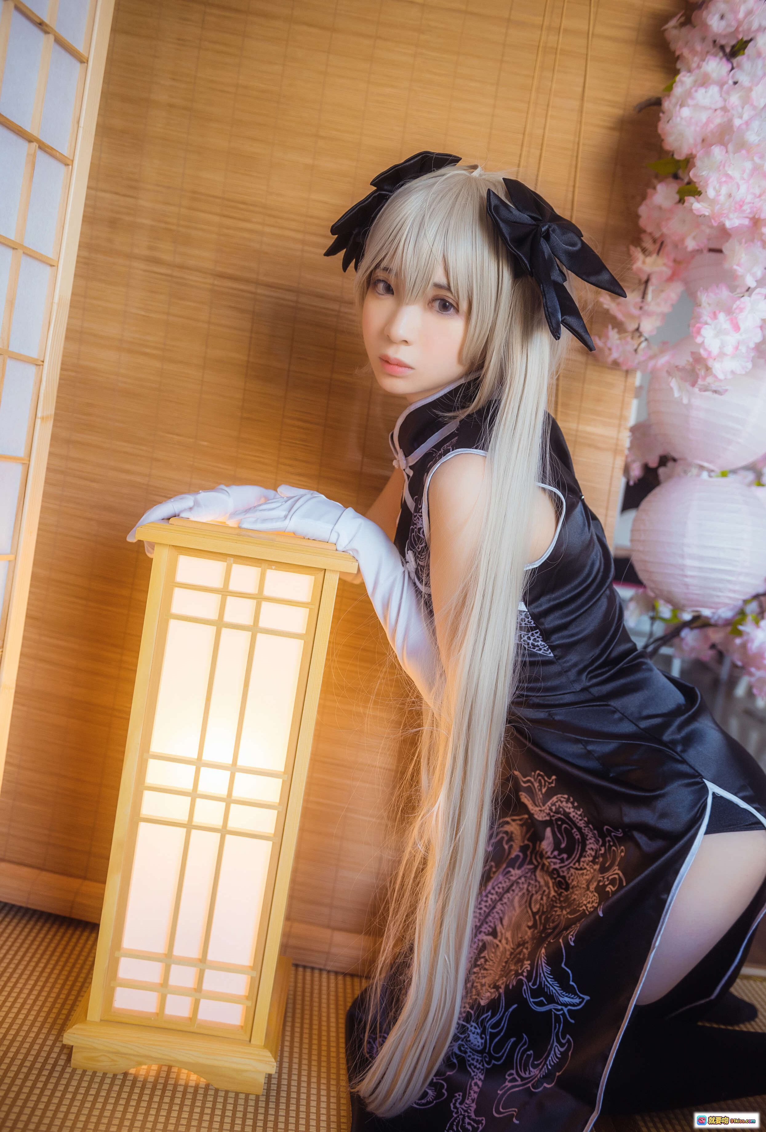 图片[10] - 疯猫ss NO.015 穹妹旗袍写真 | 白发少女日系和风cos | 樱花背景榻榻米场景 | 24P高清图集 - 就要吻