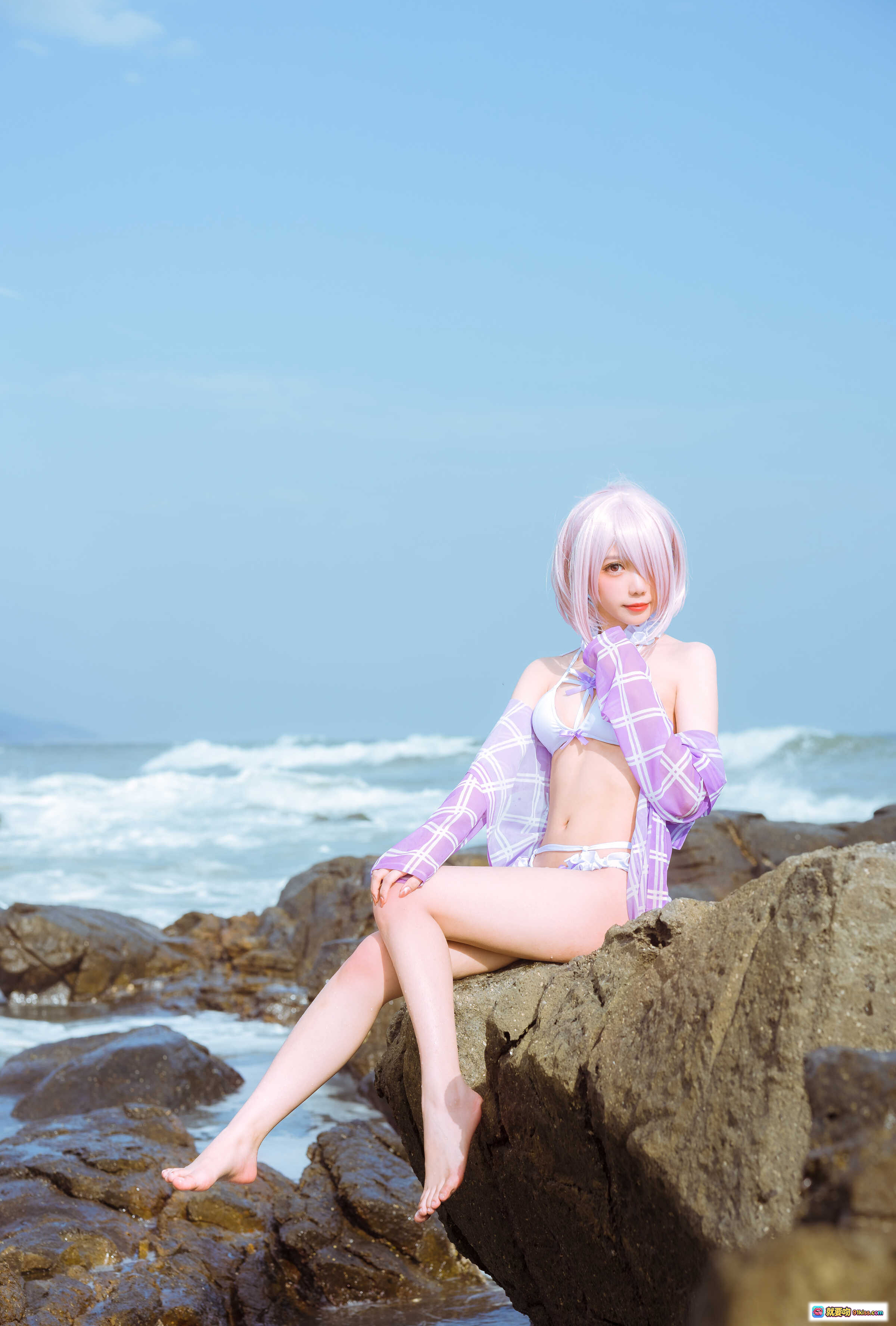图片[4] - 海边玛修cosplay写真｜果咩酱w NO.018｜紫格衬衫比基尼｜岩石海岸浪花背景｜35P高清图集 - 就要吻