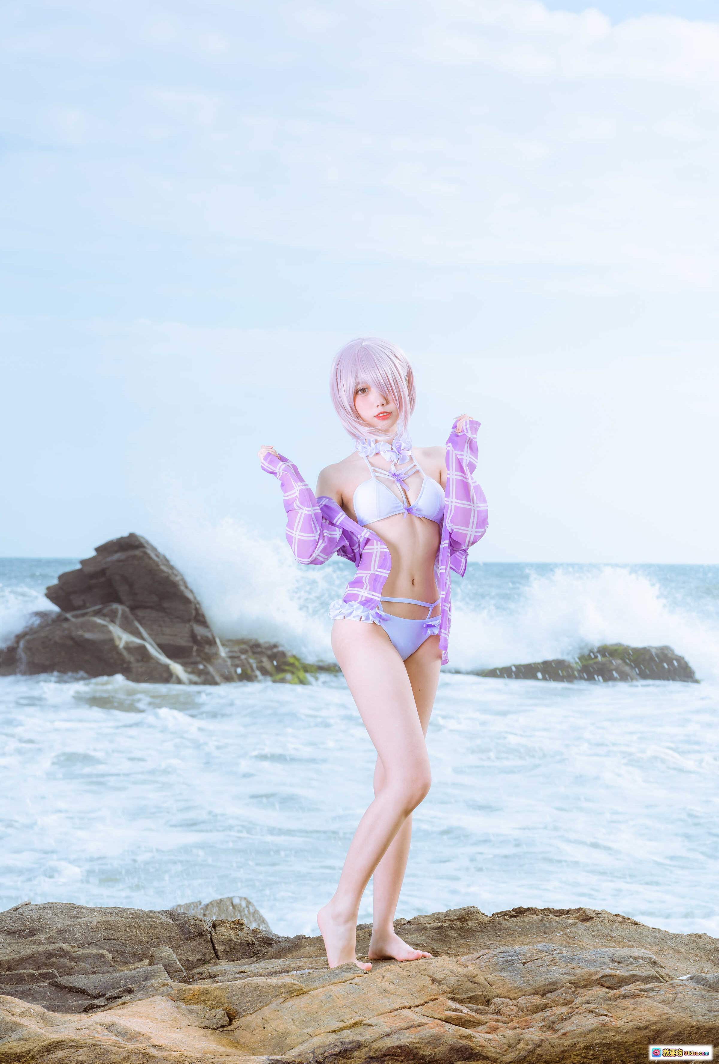 图片[8] - 海边玛修cosplay写真｜果咩酱w NO.018｜紫格衬衫比基尼｜岩石海岸浪花背景｜35P高清图集 - 就要吻