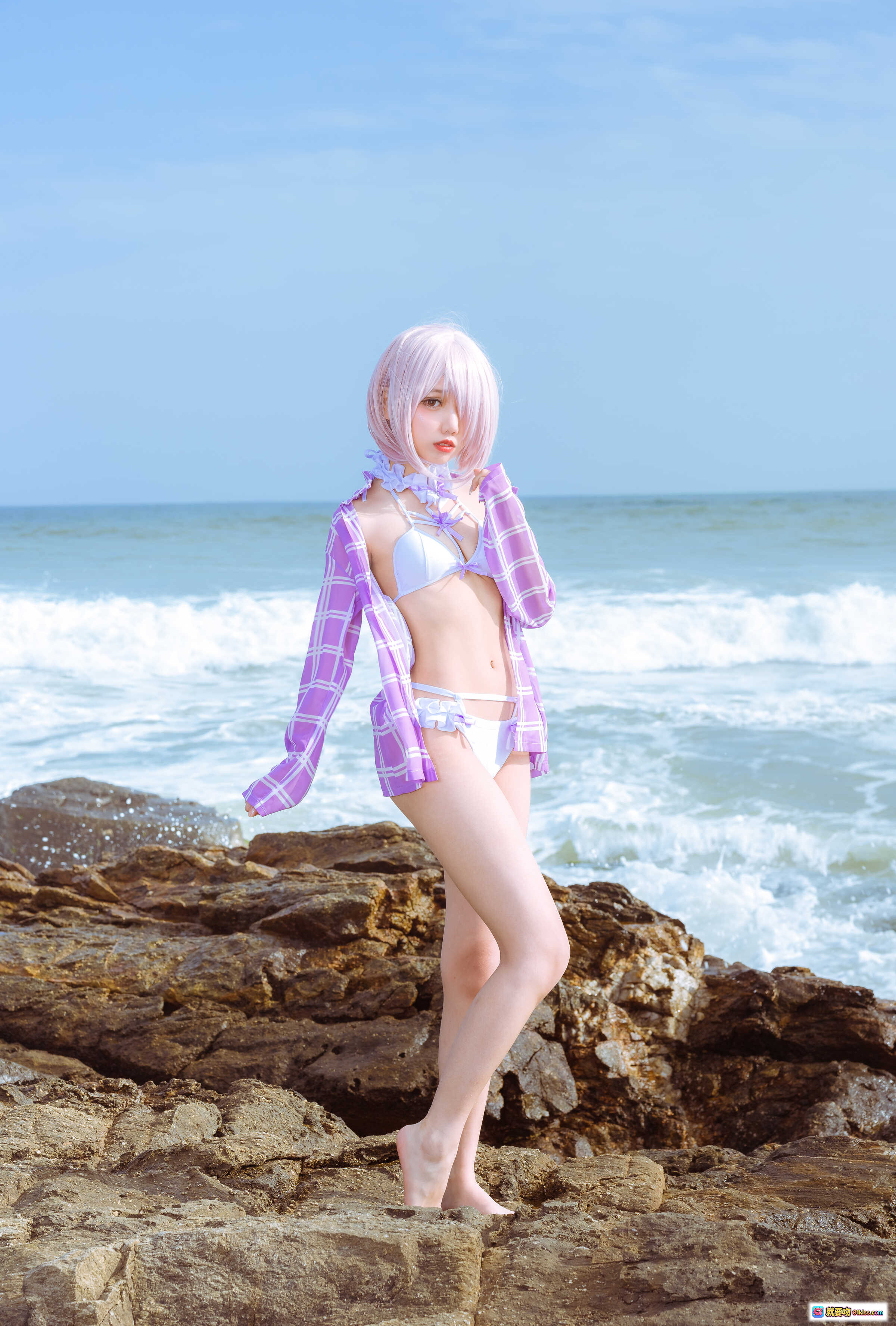 图片[3] - 海边玛修cosplay写真｜果咩酱w NO.018｜紫格衬衫比基尼｜岩石海岸浪花背景｜35P高清图集 - 就要吻
