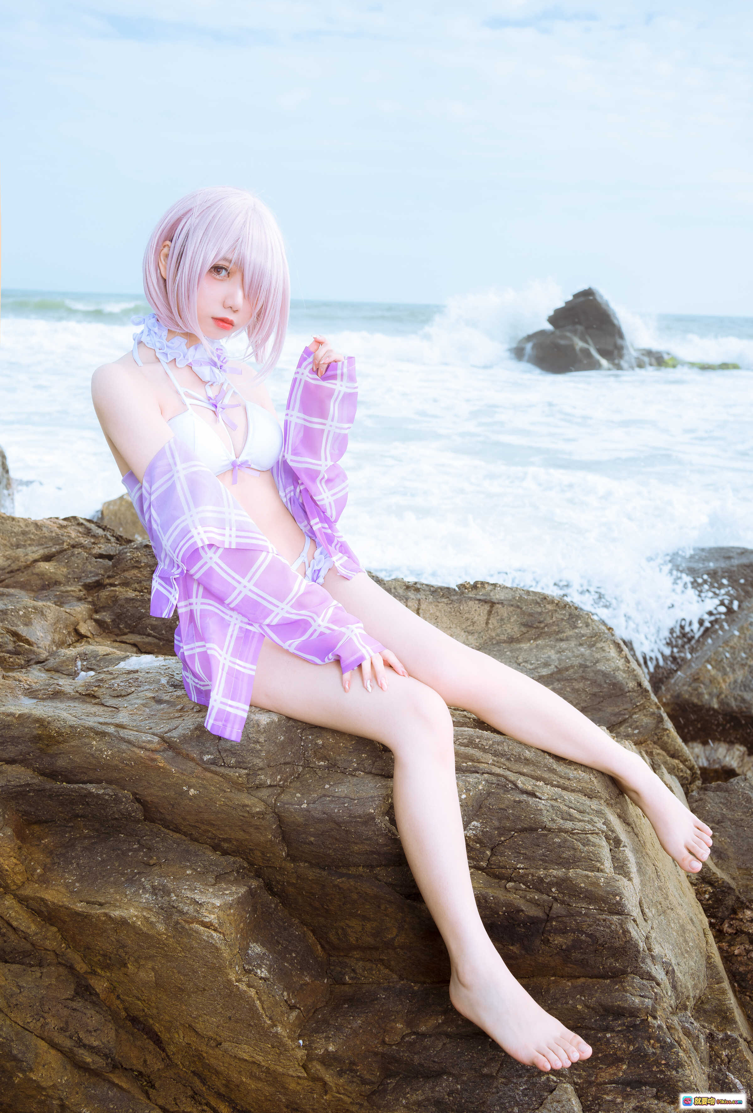 图片[6] - 海边玛修cosplay写真｜果咩酱w NO.018｜紫格衬衫比基尼｜岩石海岸浪花背景｜35P高清图集 - 就要吻