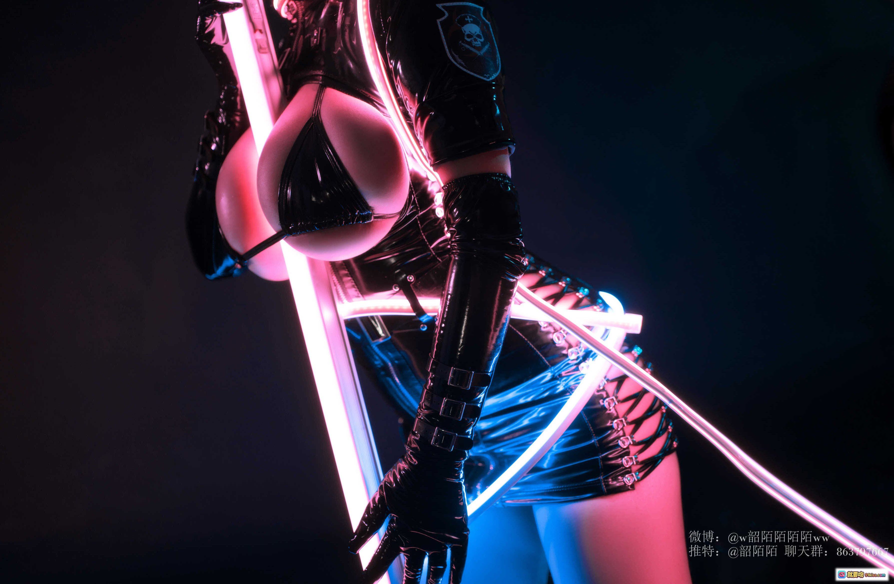 图片[5] - 韶陌陌NO.007护士主题写真32P416MB 黑色皮质镂空紧身衣 紫蓝光影性感侧拍 时尚暗黑风摄影集 - 就要吻
