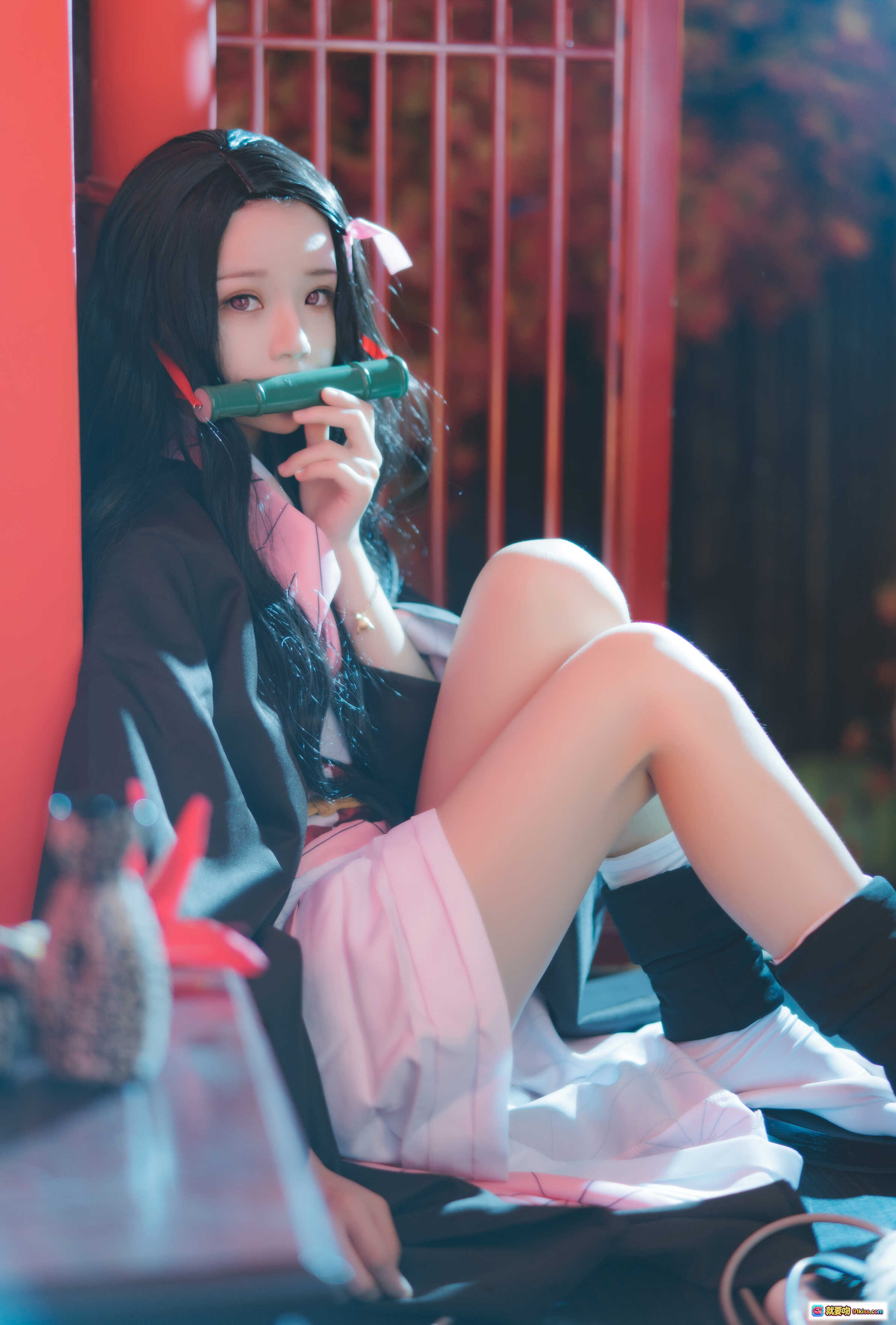桜桃喵056灶门祢豆子Cosplay写真｜黑发粉裙竹筒嘴饰日式和风美少女摄影集 - 就要吻