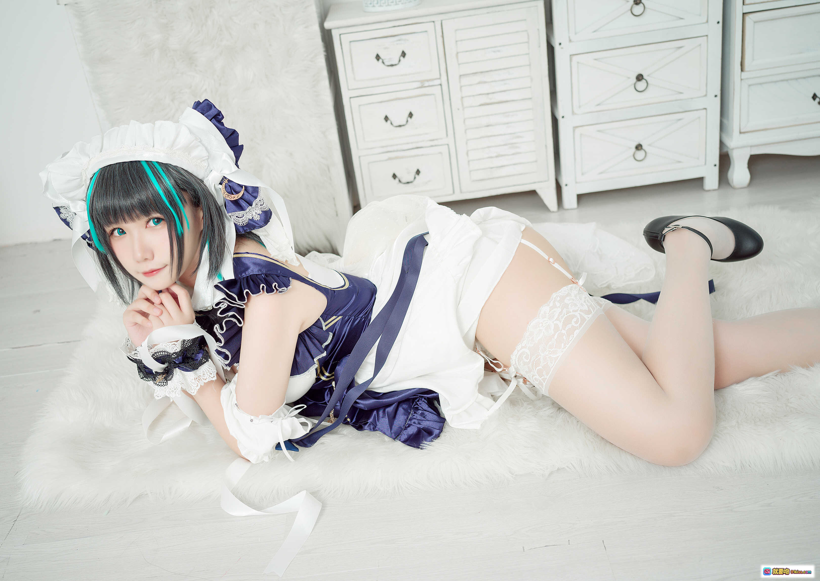 图片[4] - 麻花酱NO.019柴郡cosplay写真｜蓝白女仆装+蕾丝长袜+高跟鞋+甜美 wink 姿态｜30P高清图集 - 就要吻