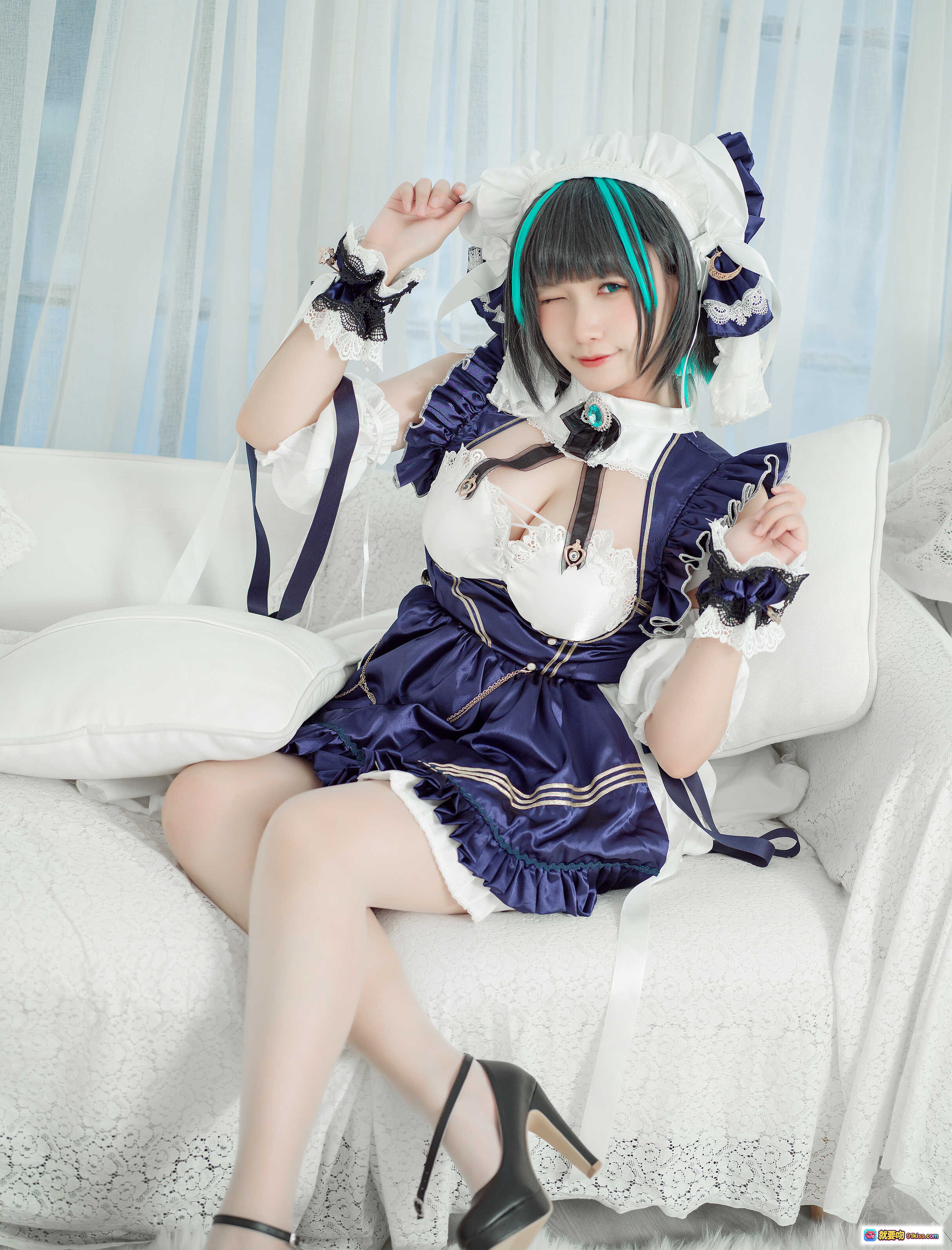 图片[2] - 麻花酱NO.019柴郡cosplay写真｜蓝白女仆装+蕾丝长袜+高跟鞋+甜美 wink 姿态｜30P高清图集 - 就要吻